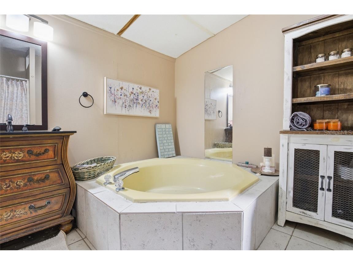 843 Cr 484 Lake Panasoffkee FL 33538 O6362168 image17