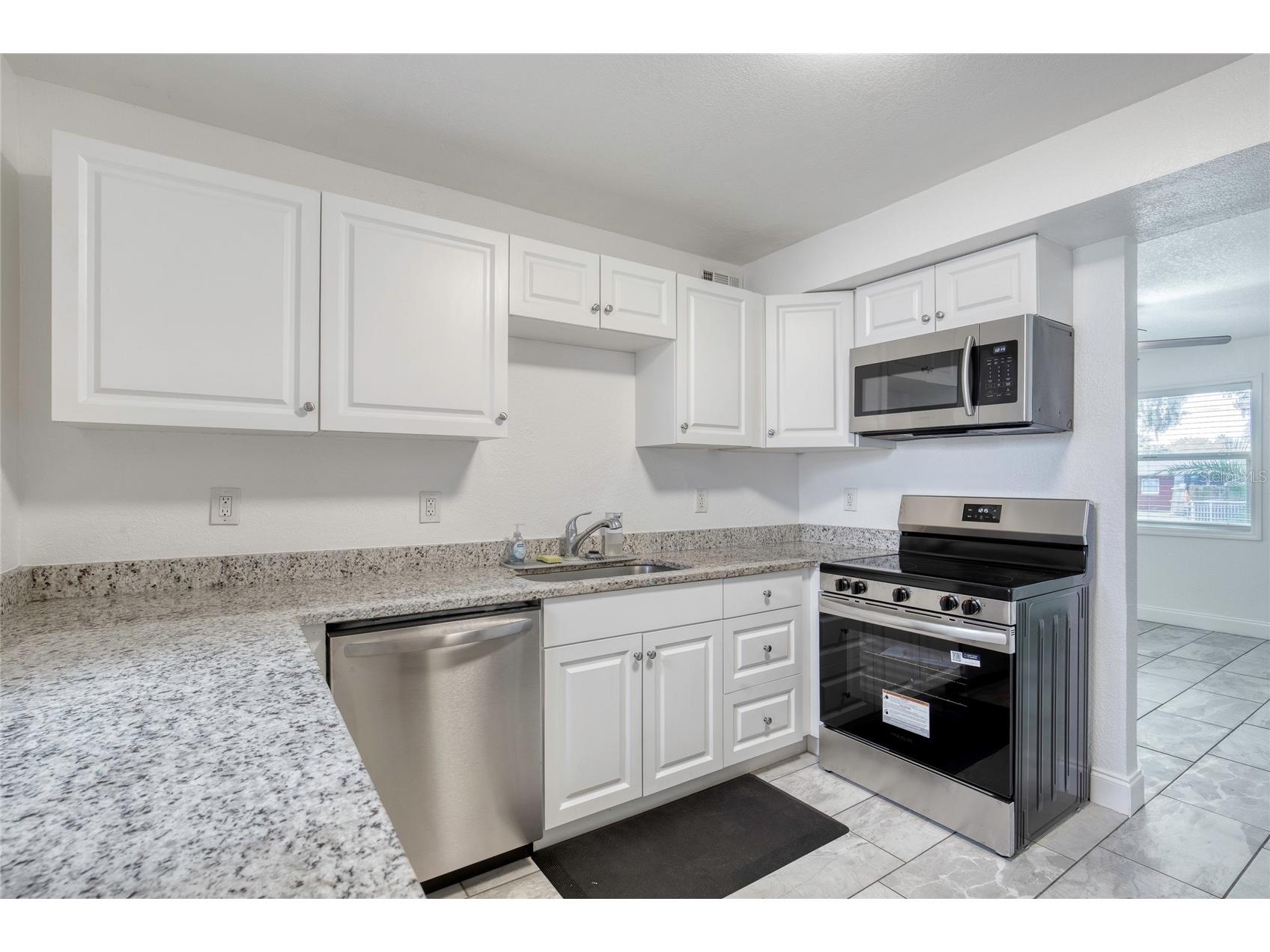 843 Niles Street Daytona Beach FL 32114 V4946782 image12
