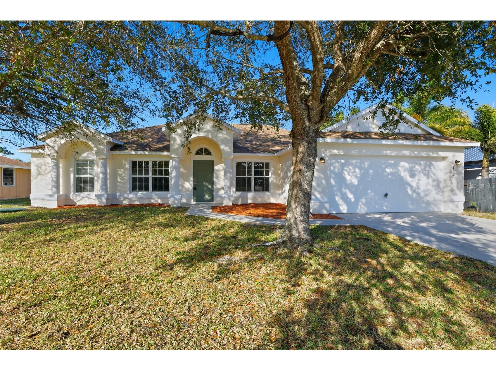 843 SE Carnival Avenue Port Saint Lucie FL 34983 O6368657 image1