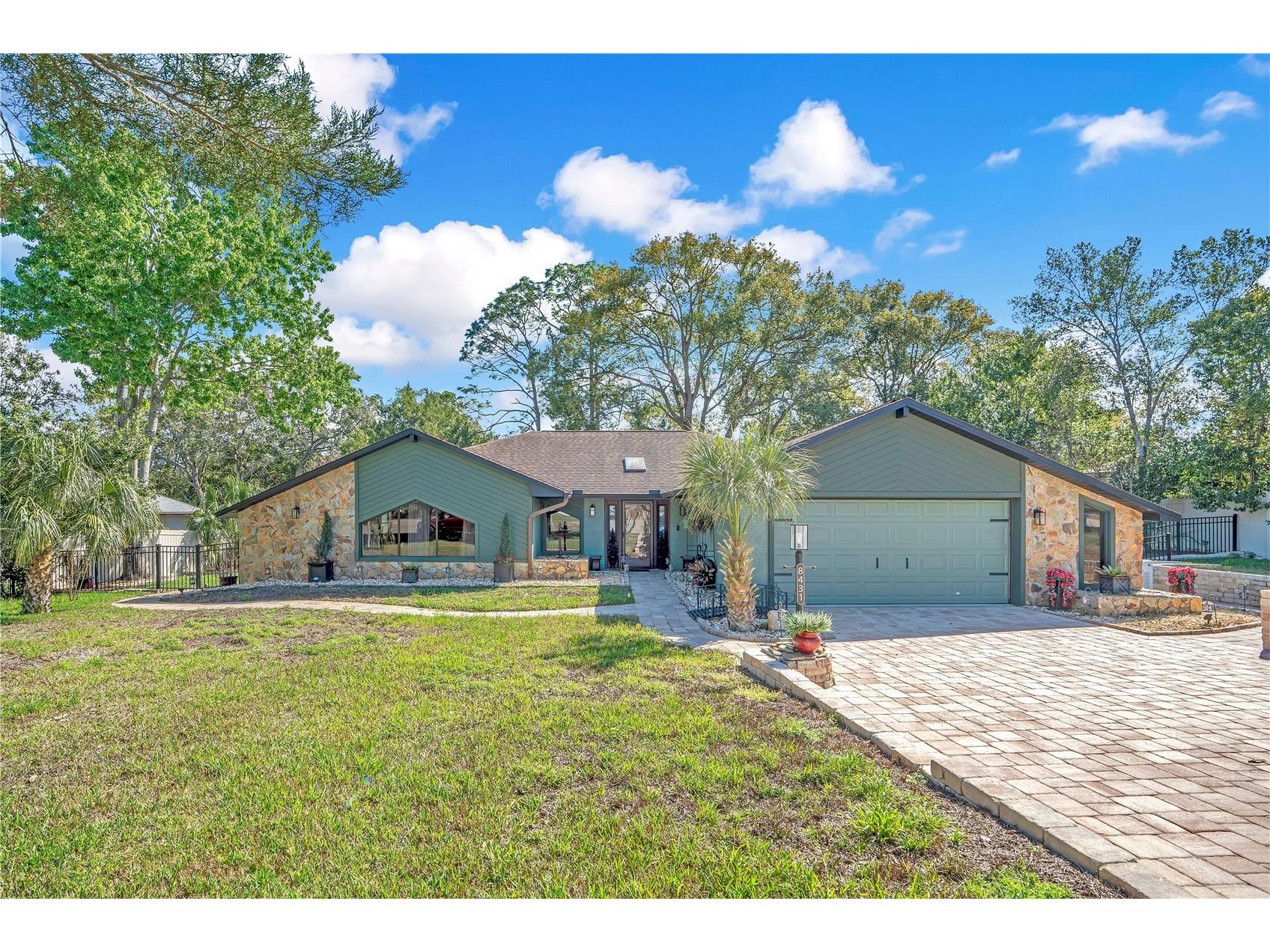8431 Delaware Drive Weeki Wachee FL 34607 L4960263 image2