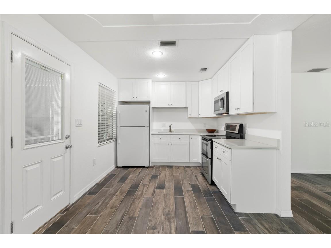 8431 Riverside Drive NE Saint Petersburg FL 33702 TB8406121 image10