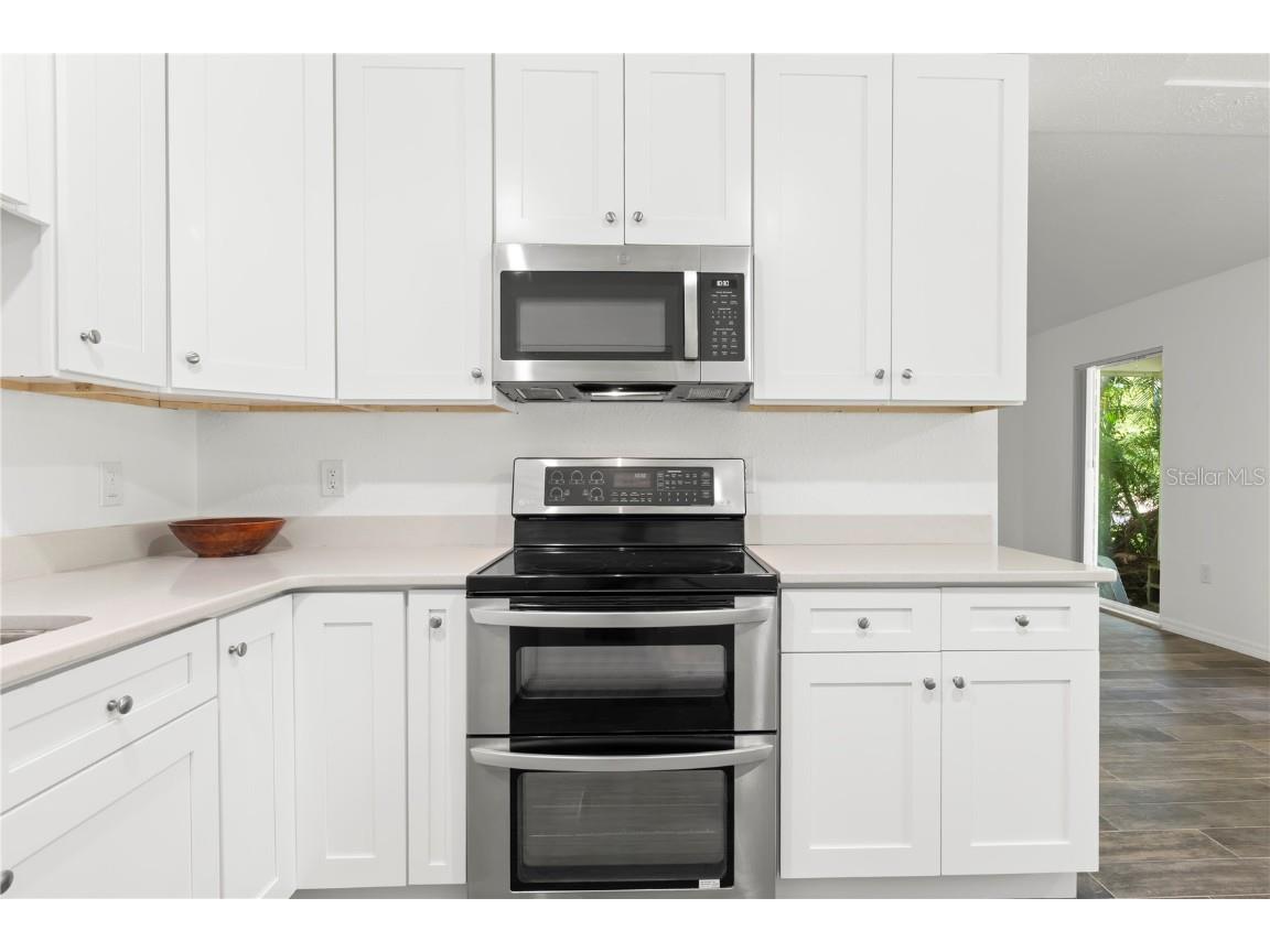 8431 Riverside Drive NE Saint Petersburg FL 33702 TB8406121 image12