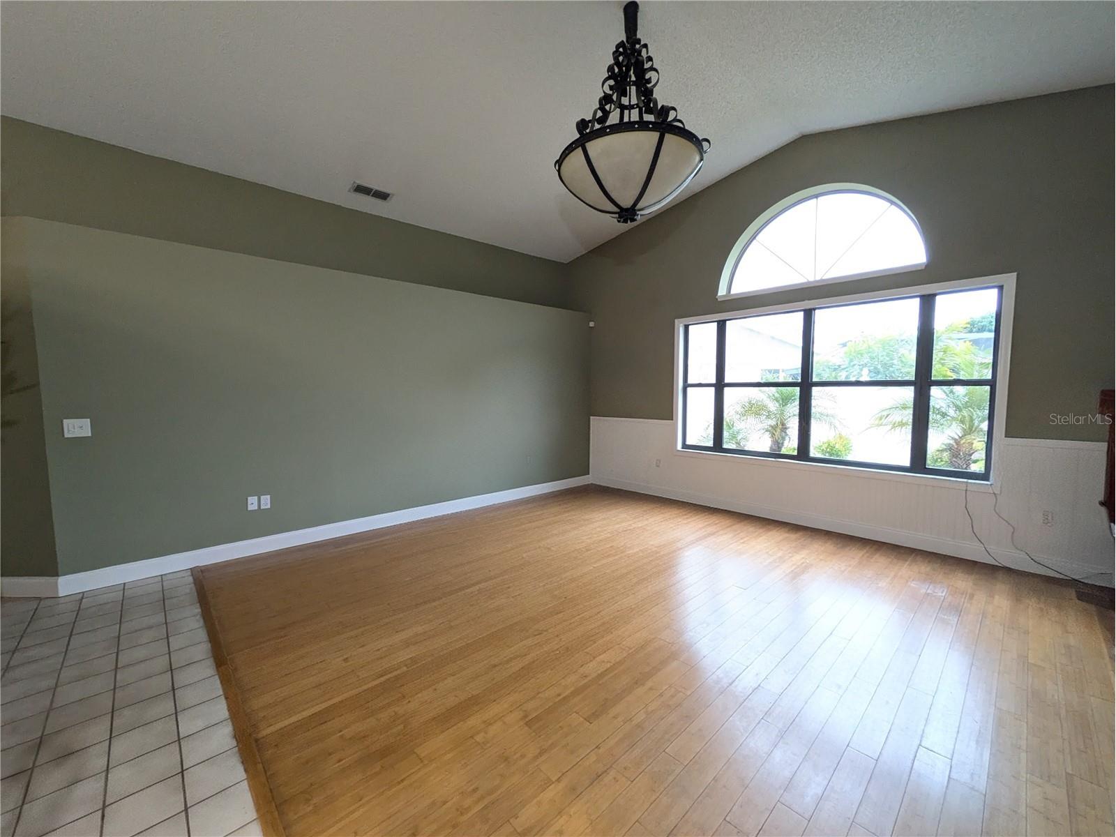 8432 Palm Lakes Court Sarasota FL 34243 A4677152 image12