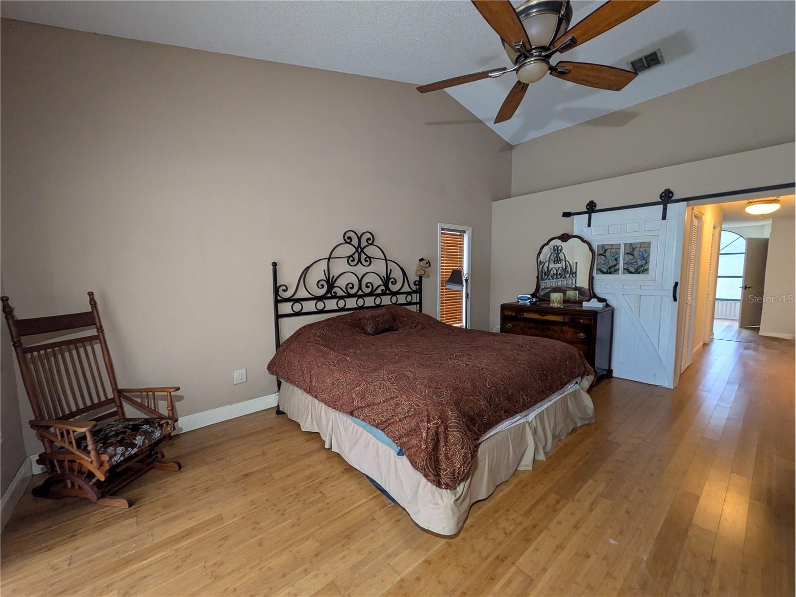 8432 Palm Lakes Court Sarasota FL 34243 A4677152 image13