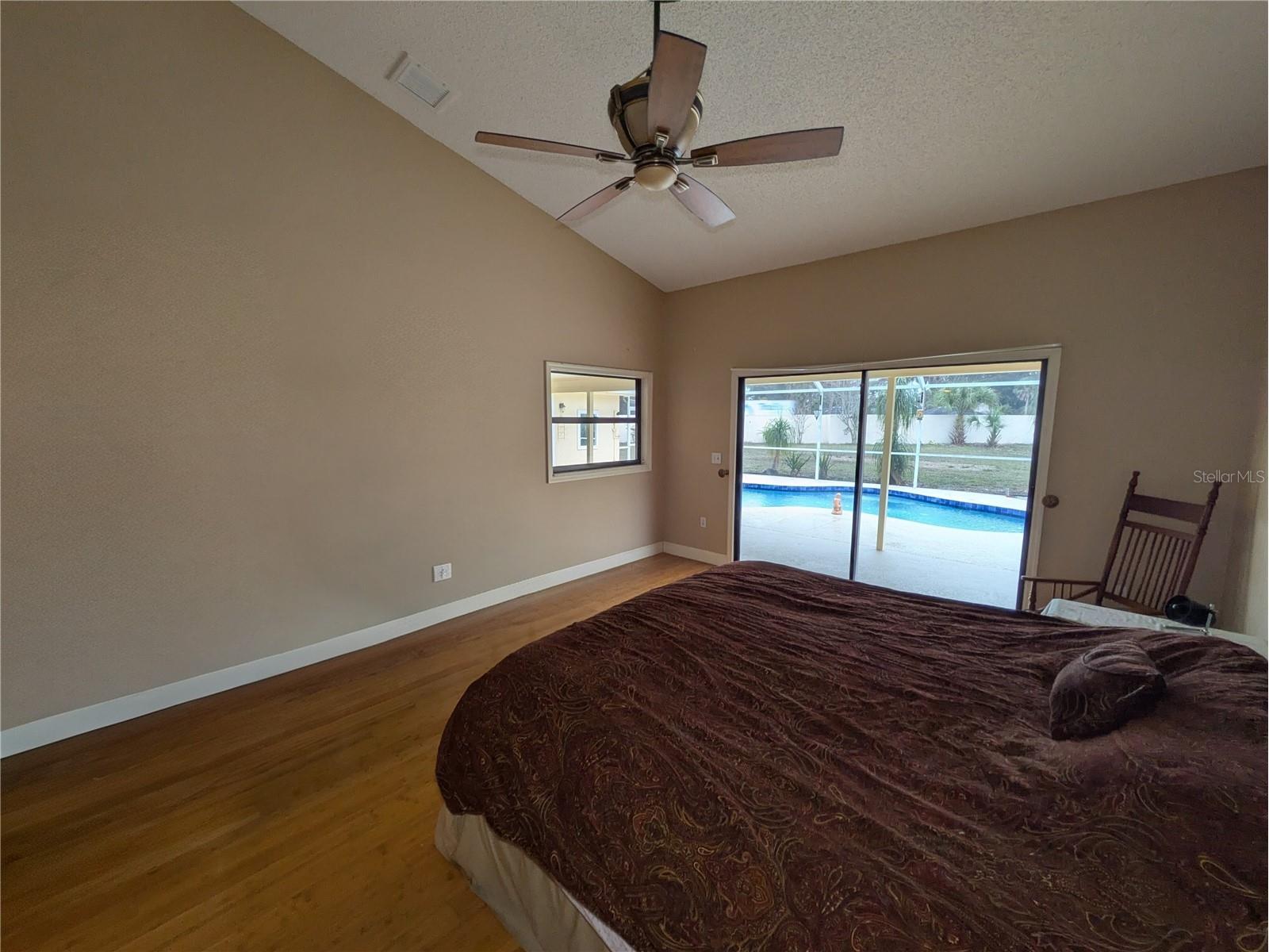 8432 Palm Lakes Court Sarasota FL 34243 A4677152 image14