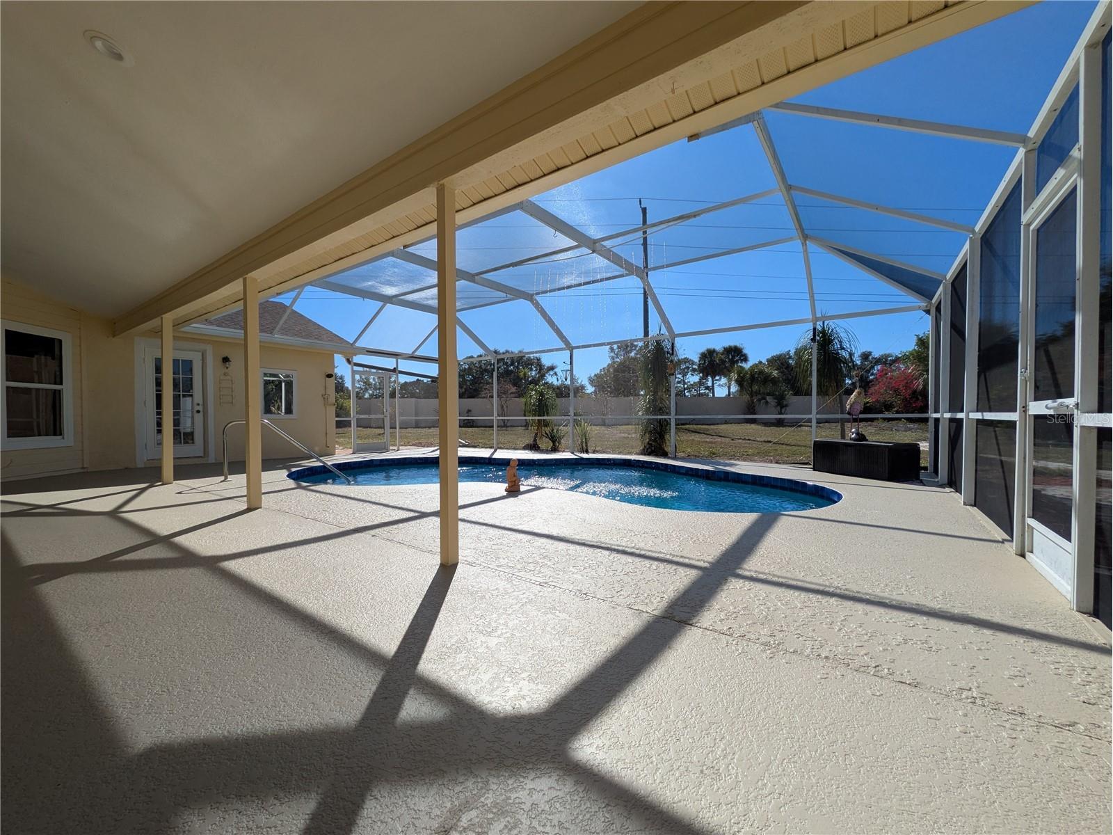 8432 Palm Lakes Court Sarasota FL 34243 A4677152 image27