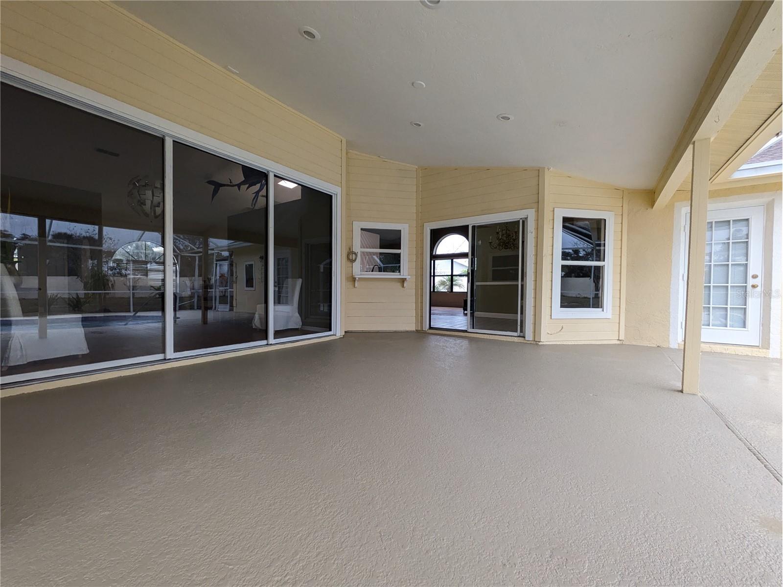 8432 Palm Lakes Court Sarasota FL 34243 A4677152 image28