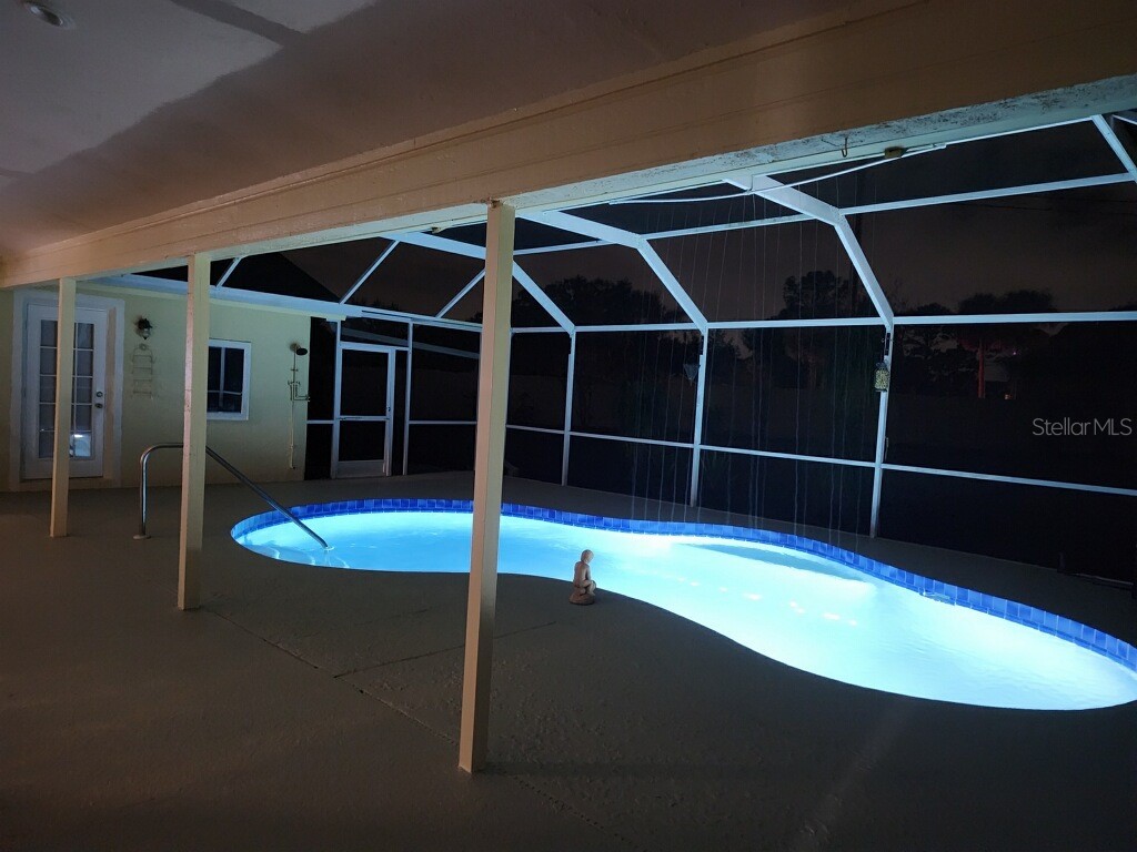 8432 Palm Lakes Court Sarasota FL 34243 A4677152 image29