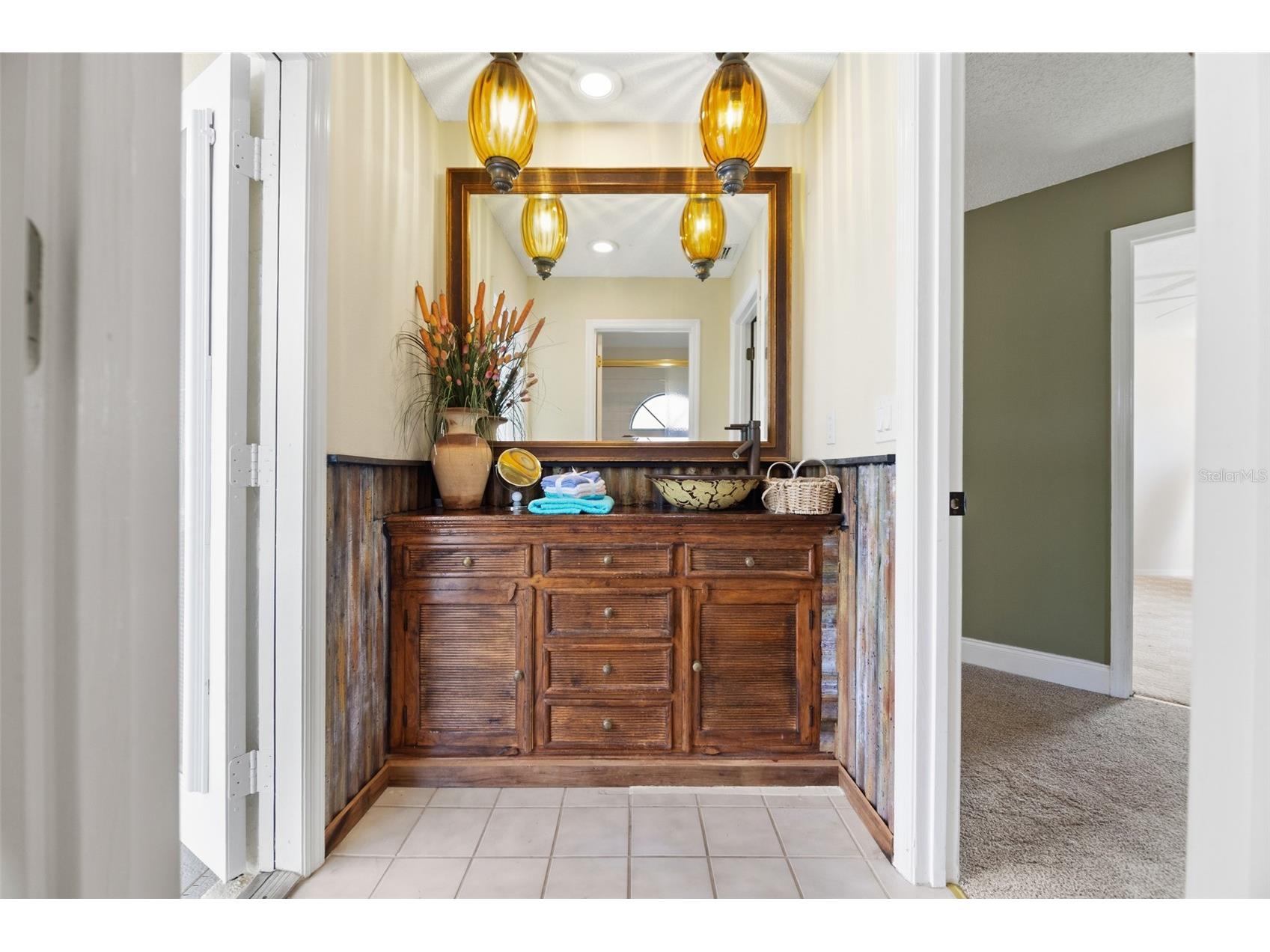 8432 Palm Lakes Court Sarasota FL 34243 A4694068 image10