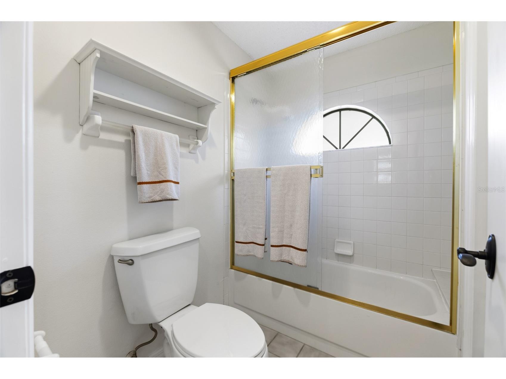 8432 Palm Lakes Court Sarasota FL 34243 A4694068 image12