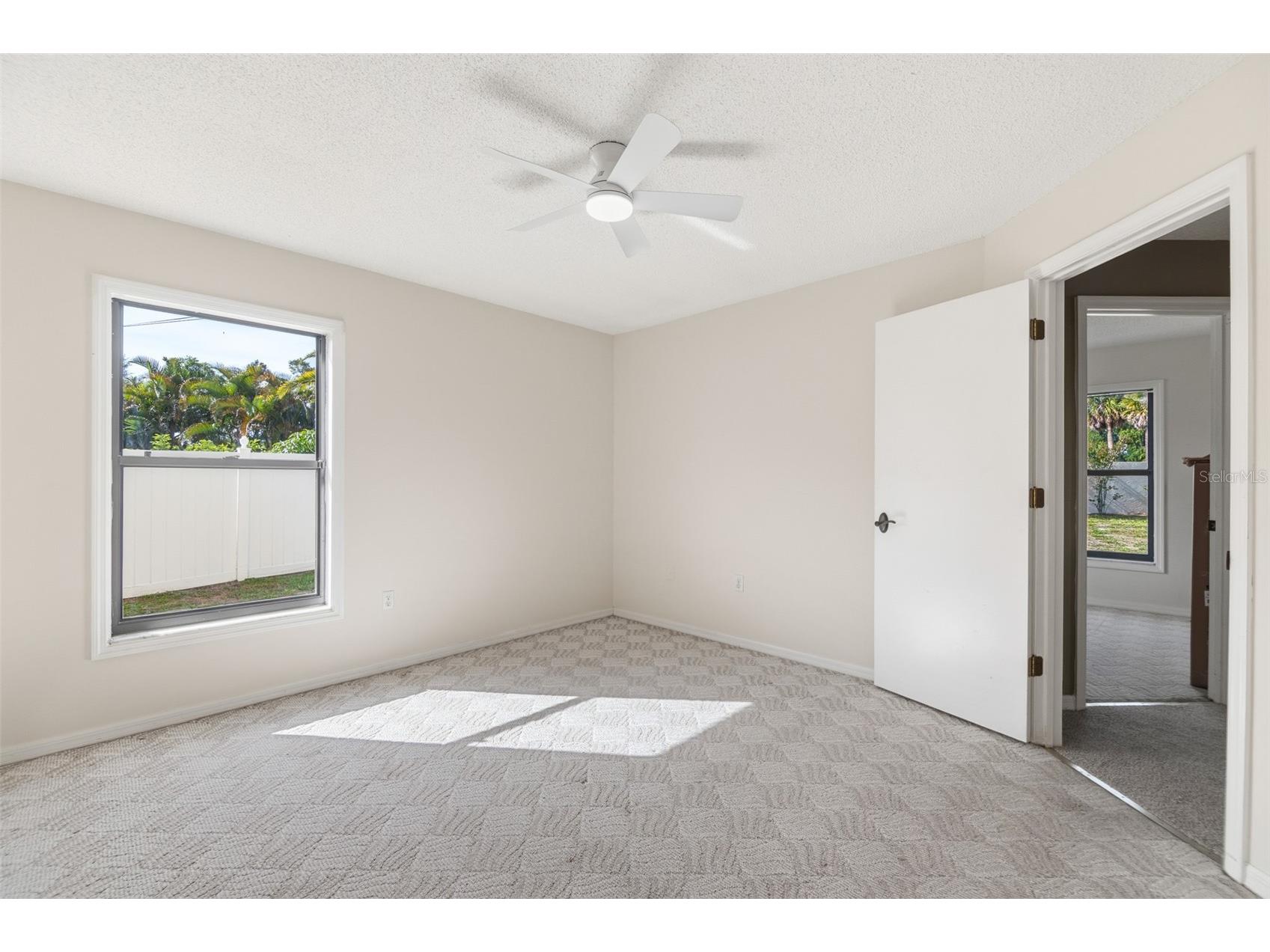 8432 Palm Lakes Court Sarasota FL 34243 A4694068 image14