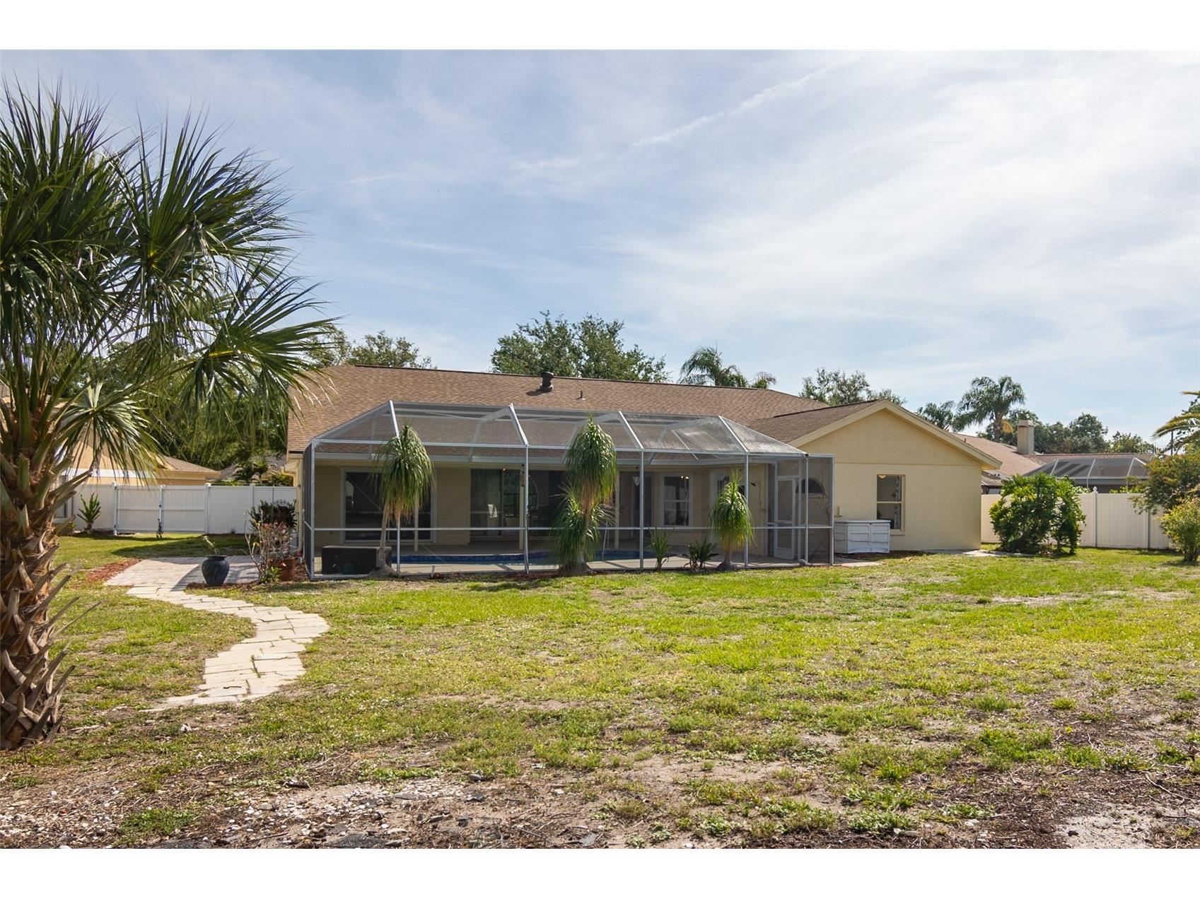 8432 Palm Lakes Court Sarasota FL 34243 A4694068 image18