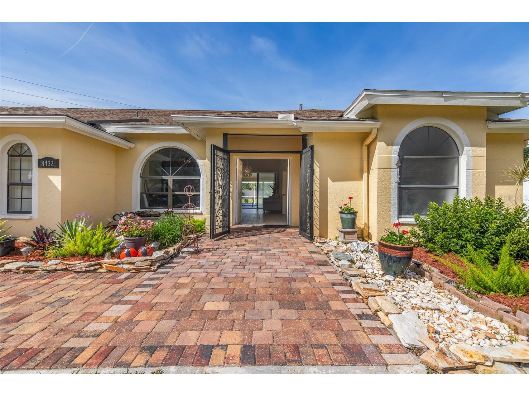 8432 Palm Lakes Court Sarasota FL 34243 A4694068 image20