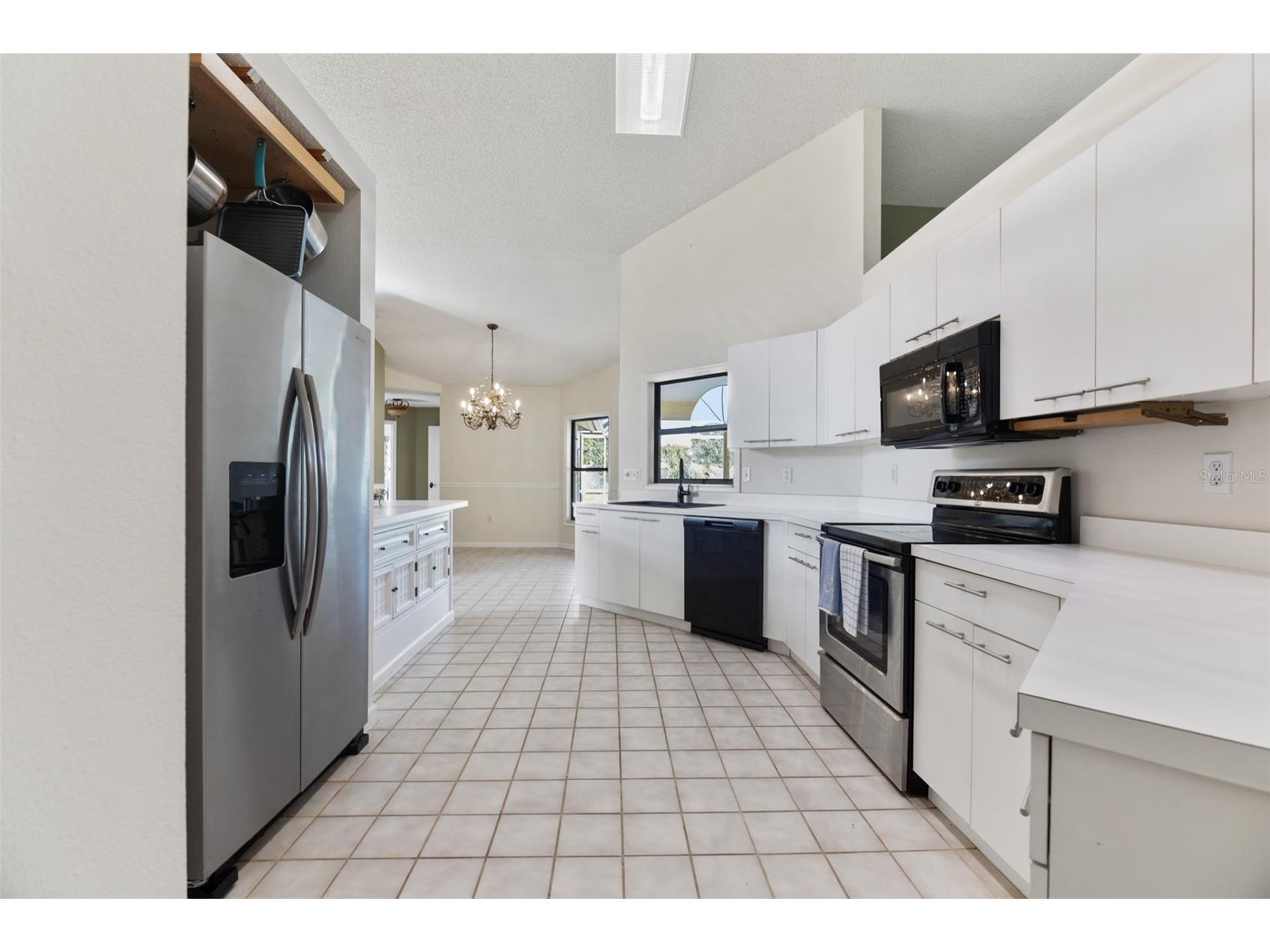 8432 Palm Lakes Court Sarasota FL 34243 A4694068 image9