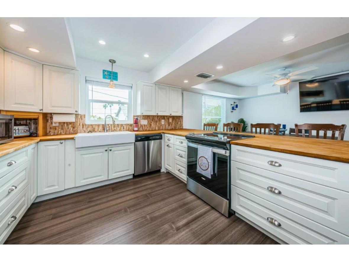 8432 W Gulf Boulevard Treasure Island FL 33706 TB8453130 image16