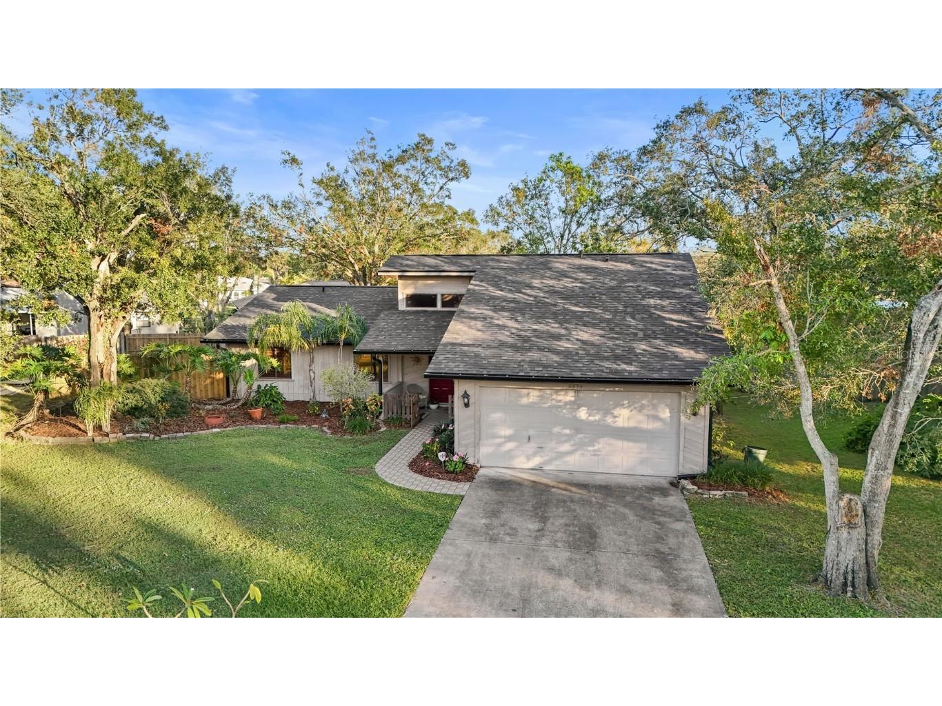 8433 Cypress Lake Circle Sarasota FL 34243 A4625771 image1