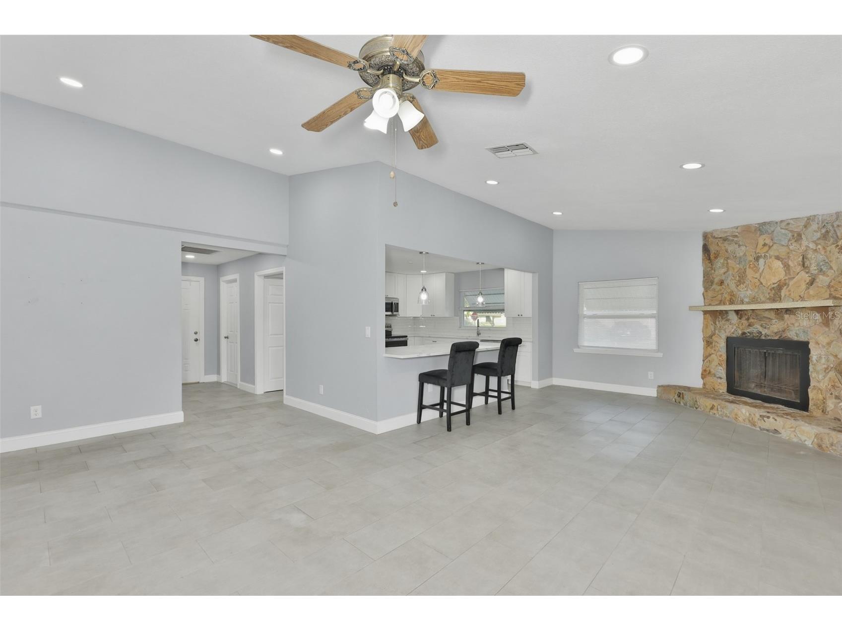 8433 Somerset Drive Largo FL 33773 TB8529594 image10