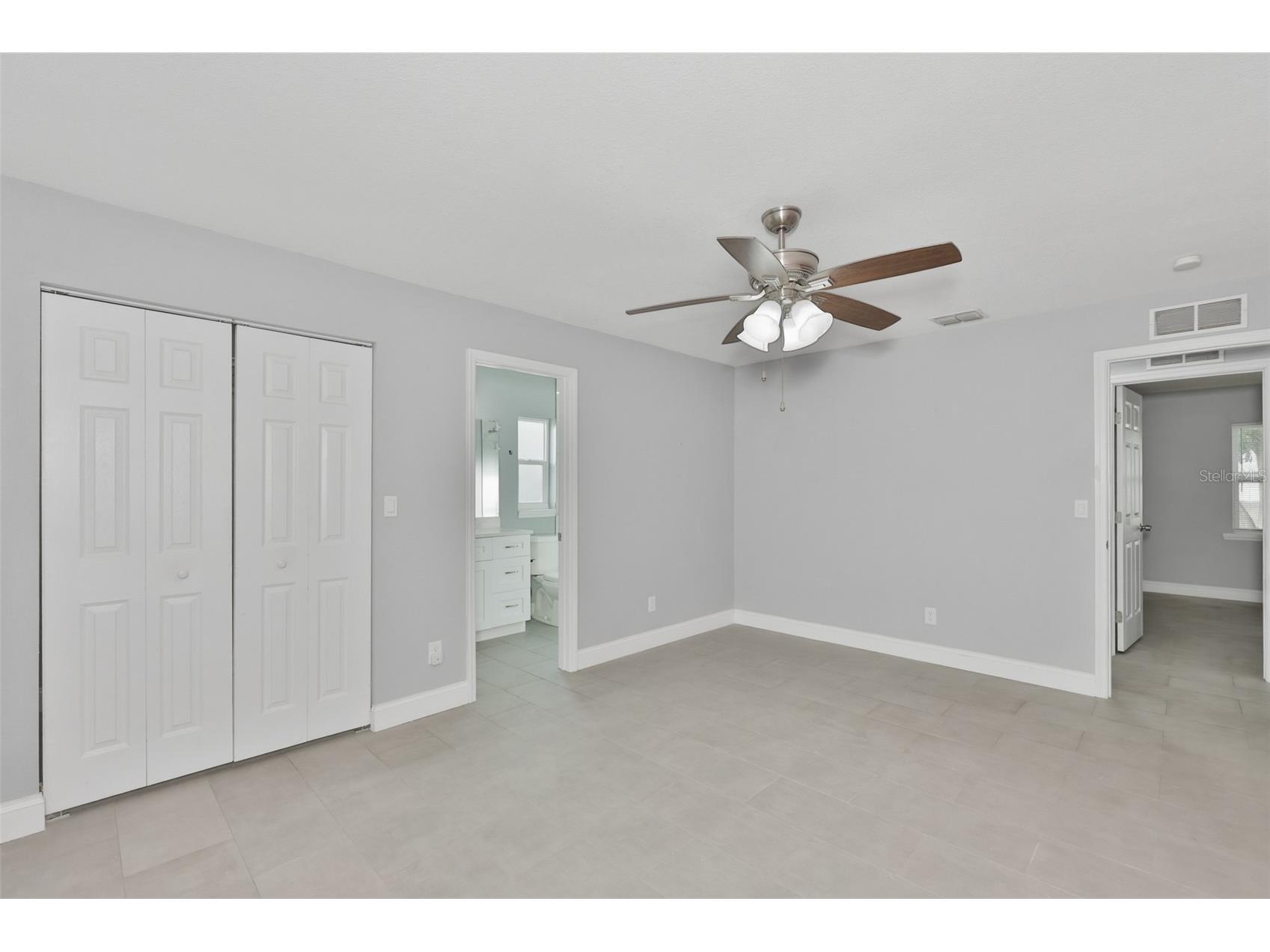 8433 Somerset Drive Largo FL 33773 TB8529594 image18