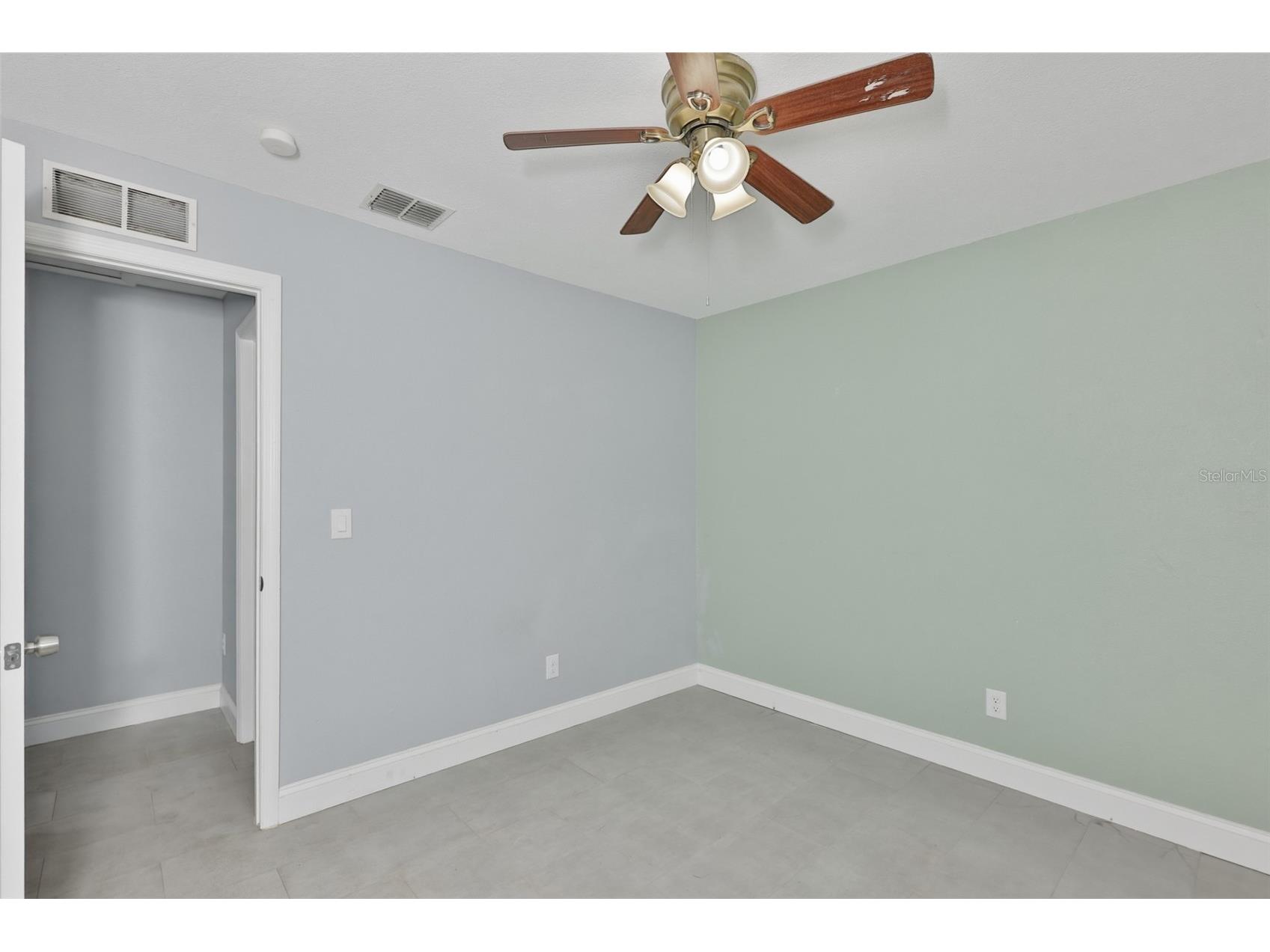 8433 Somerset Drive Largo FL 33773 TB8529594 image22