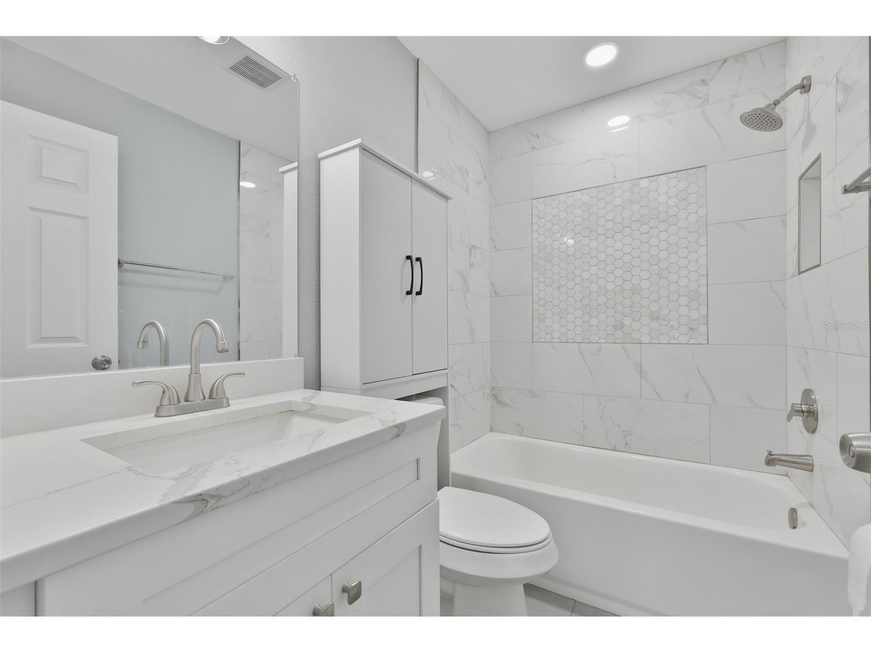8433 Somerset Drive Largo FL 33773 TB8529594 image24