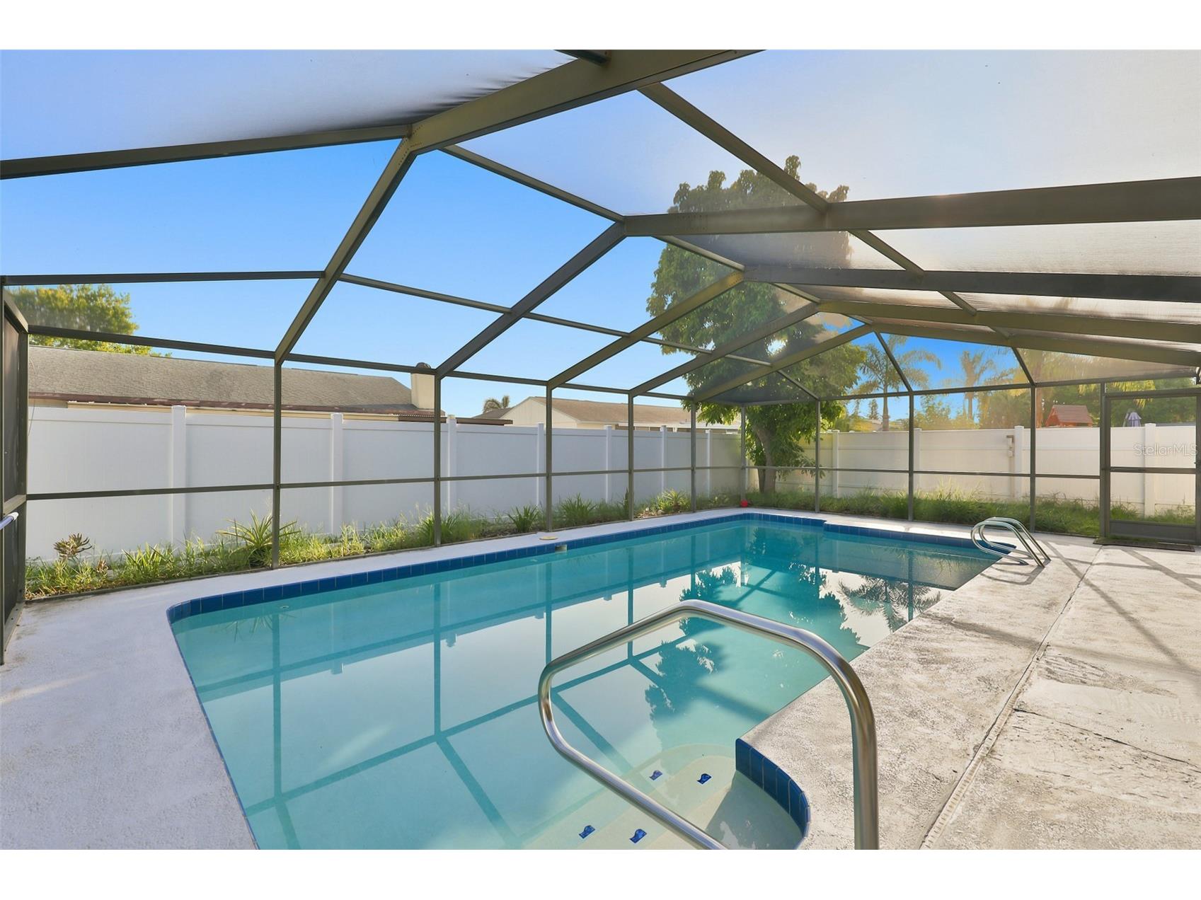 8433 Somerset Drive Largo FL 33773 TB8529594 image28