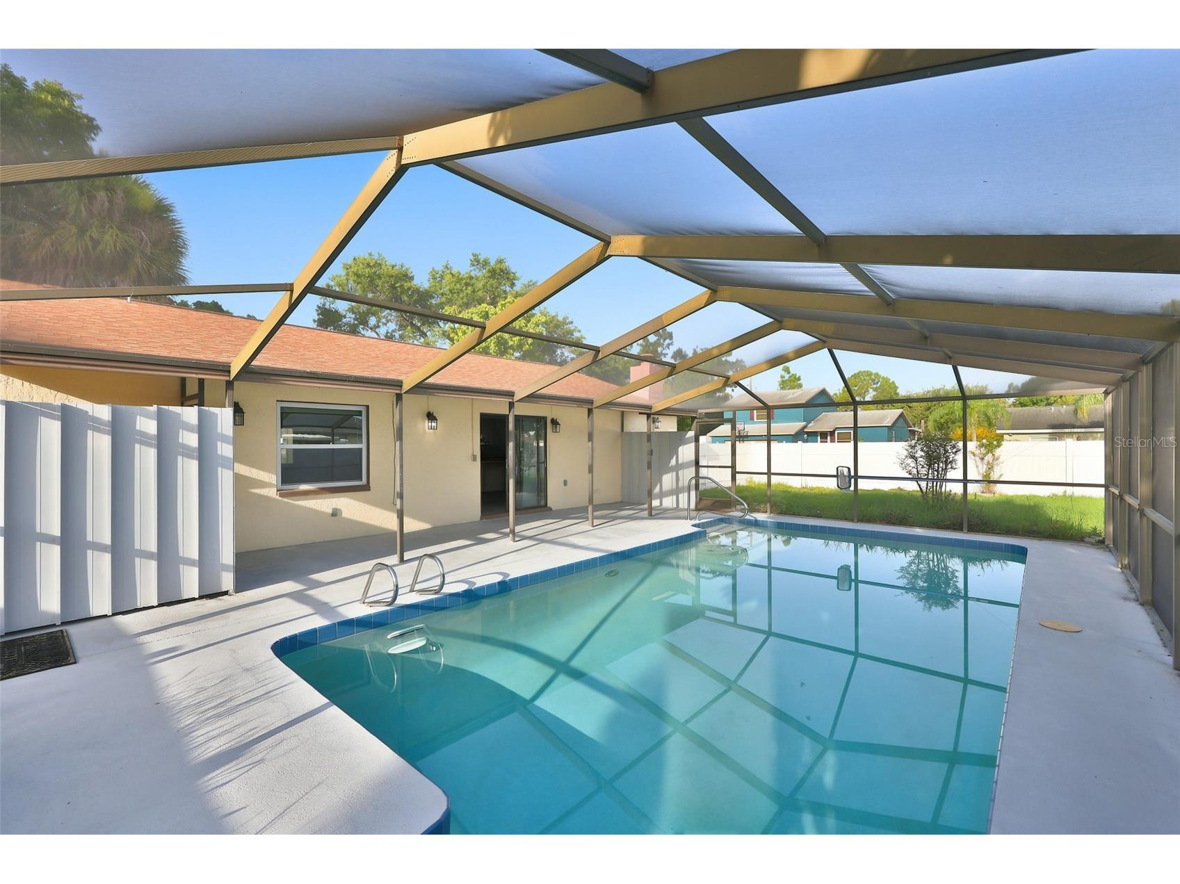 8433 Somerset Drive Largo FL 33773 TB8529594 image30