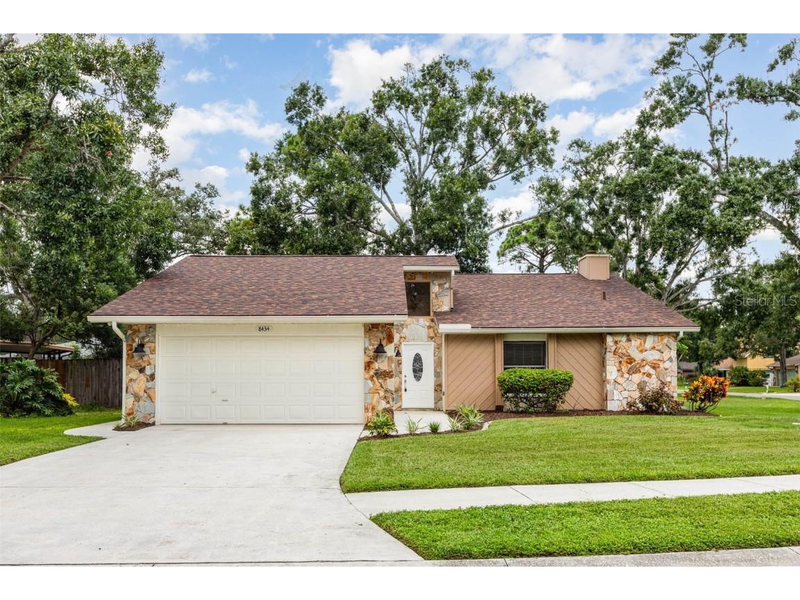 8434 Cypress Lake Circle Sarasota FL 34243 O6337470 image1