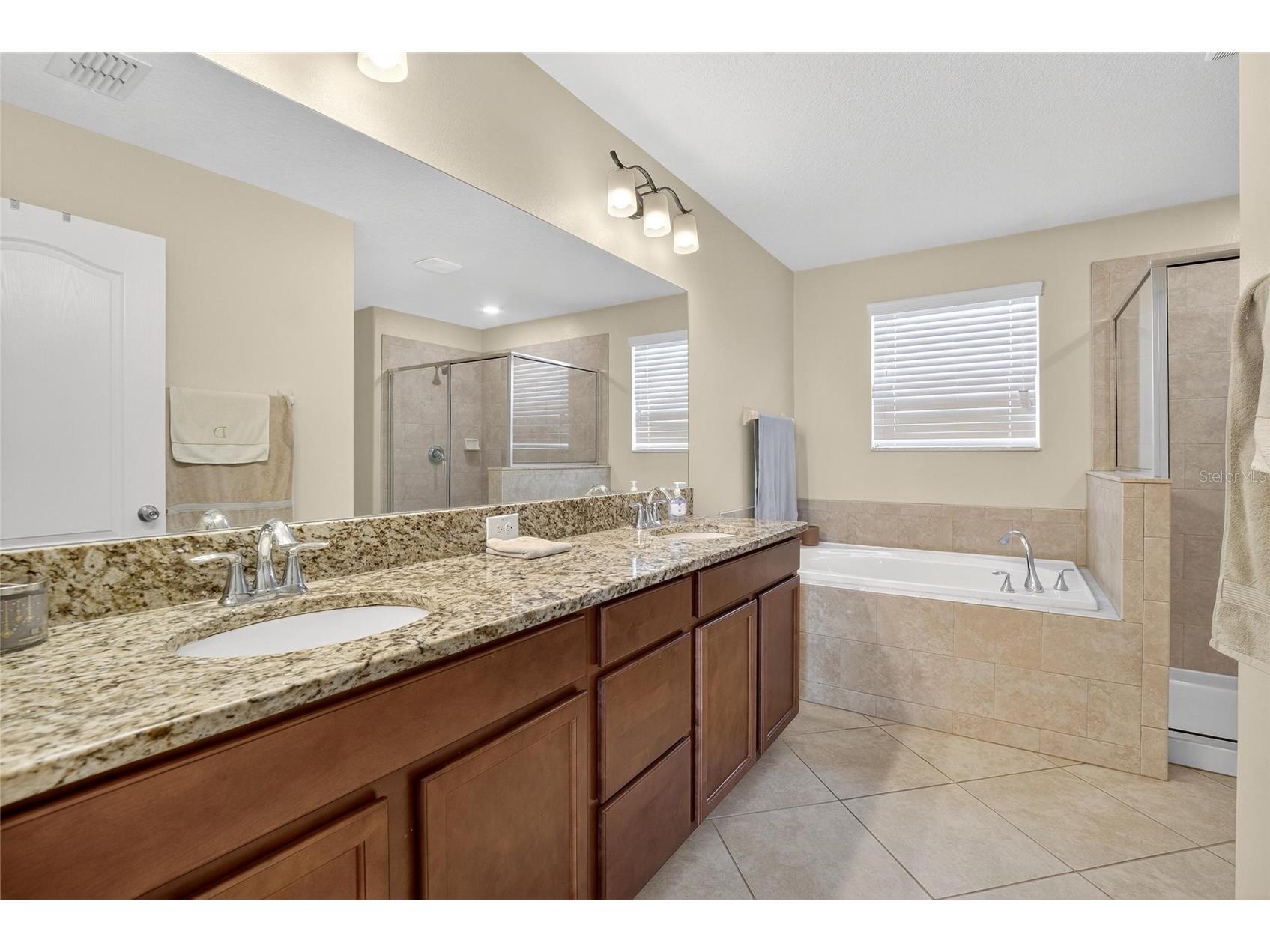 8435 Hunters Fork Loop Ruskin FL 33573 TB8415930 image48