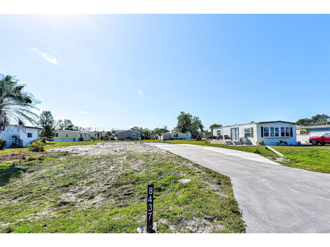 8437 Albatross Lane Englewood FL 34224 A4561522 image1