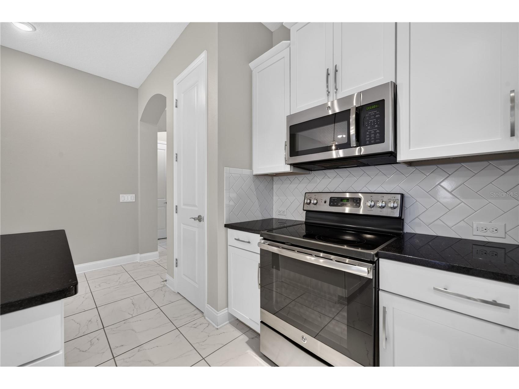 8437 Martinson Street Orlando FL 32827 O6421531 image40