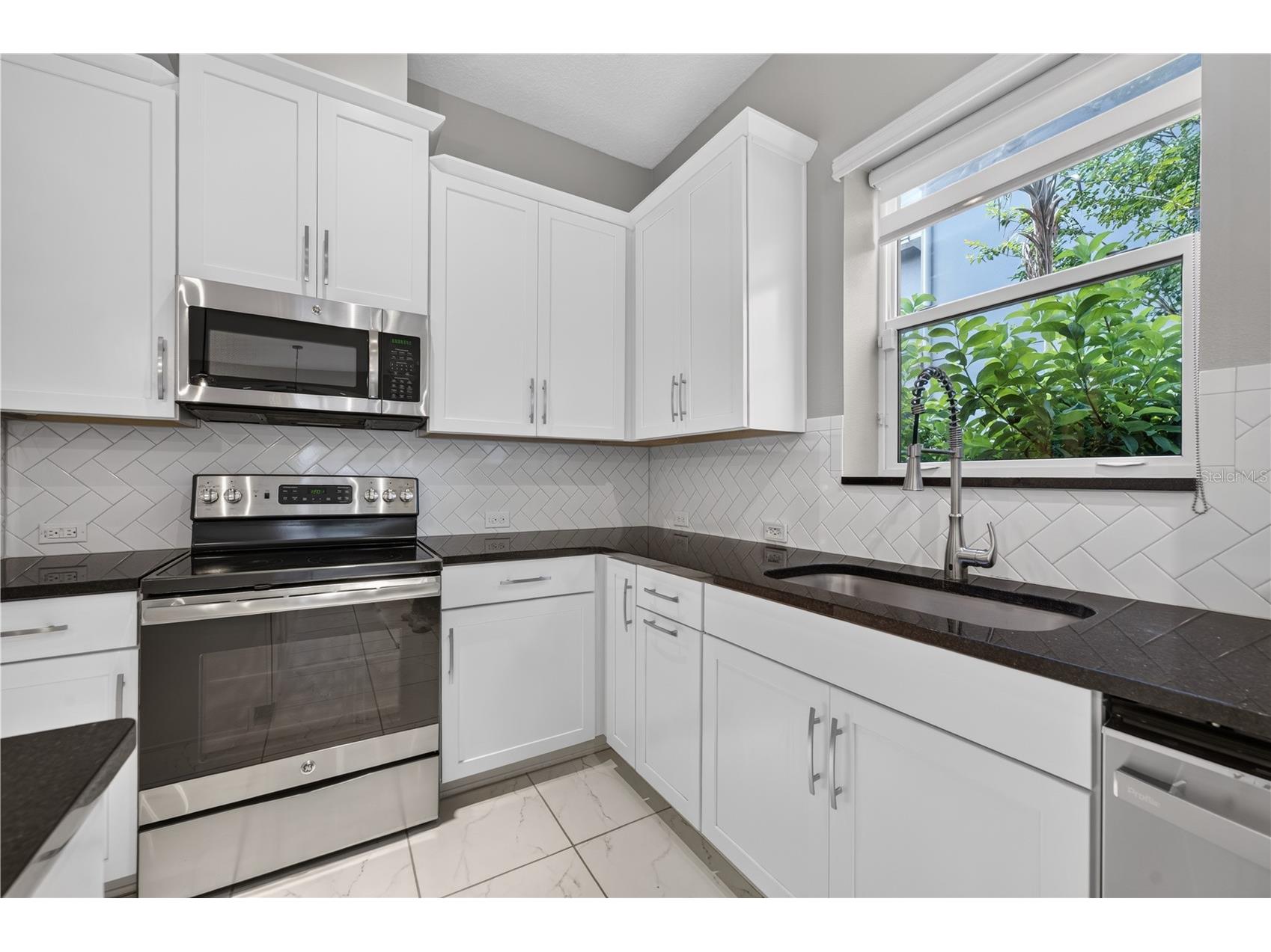 8437 Martinson Street Orlando FL 32827 O6421531 image41