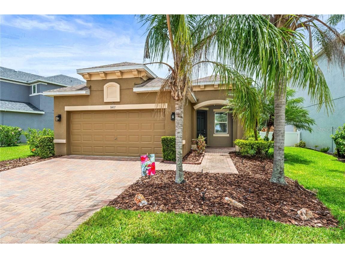 8437 Nandina Drive Sarasota FL 34240 A4654550 image1