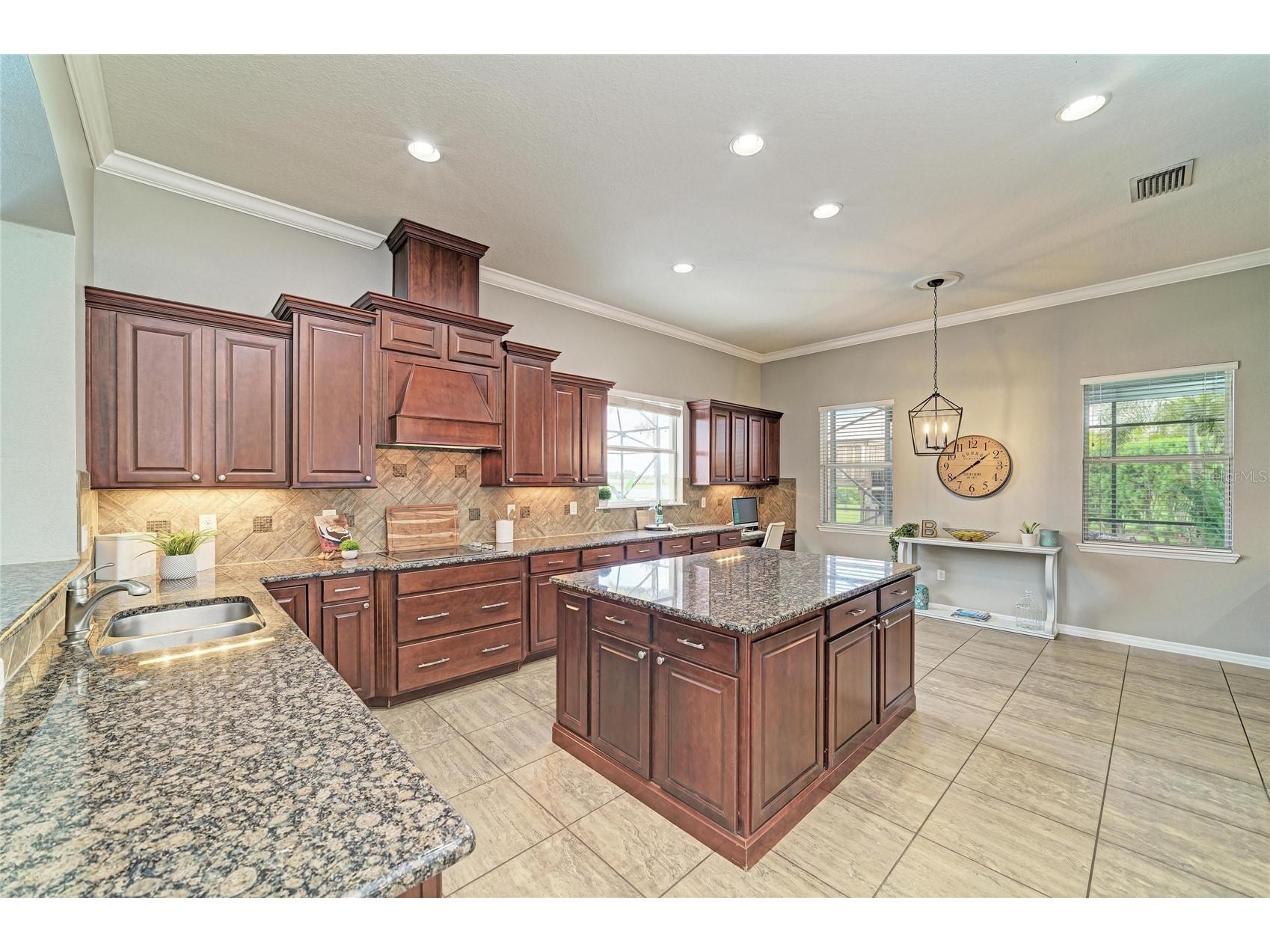 8438 Webber Road Sarasota FL 34240 A4688777 image31
