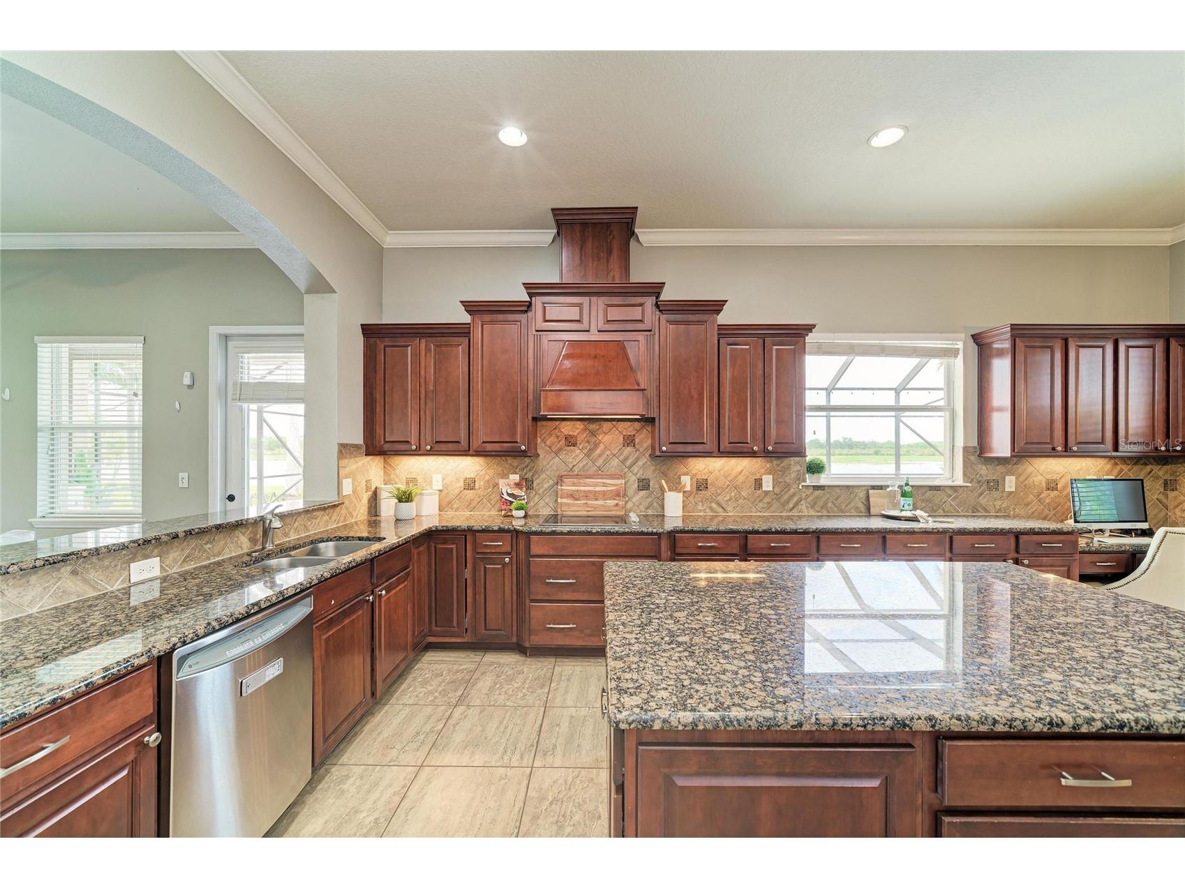 8438 Webber Road Sarasota FL 34240 A4688777 image32