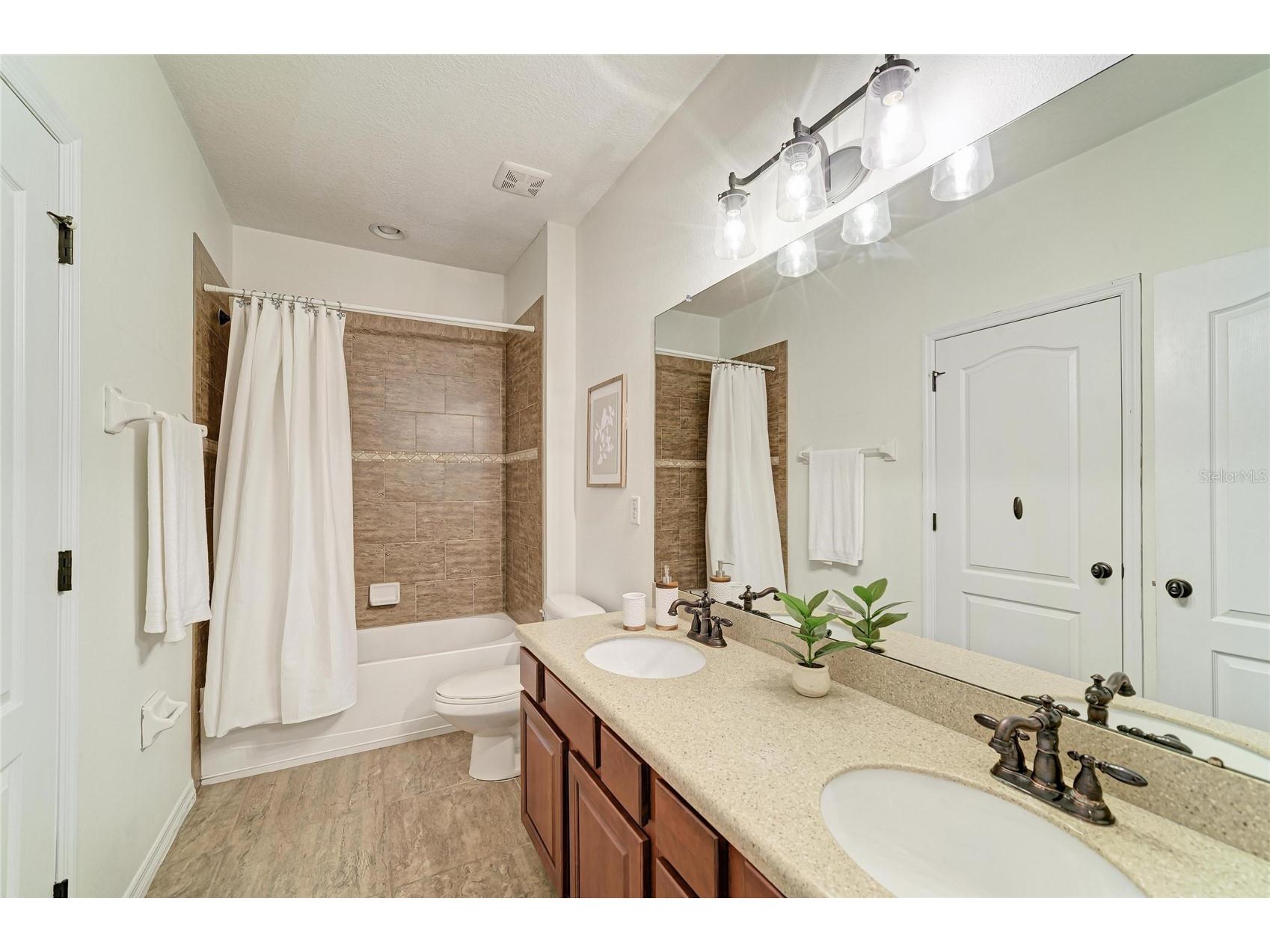 8438 Webber Road Sarasota FL 34240 A4688777 image61
