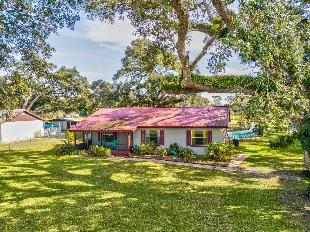 8438 Wire Road Zephyrhills FL 33540 W7860633 image1