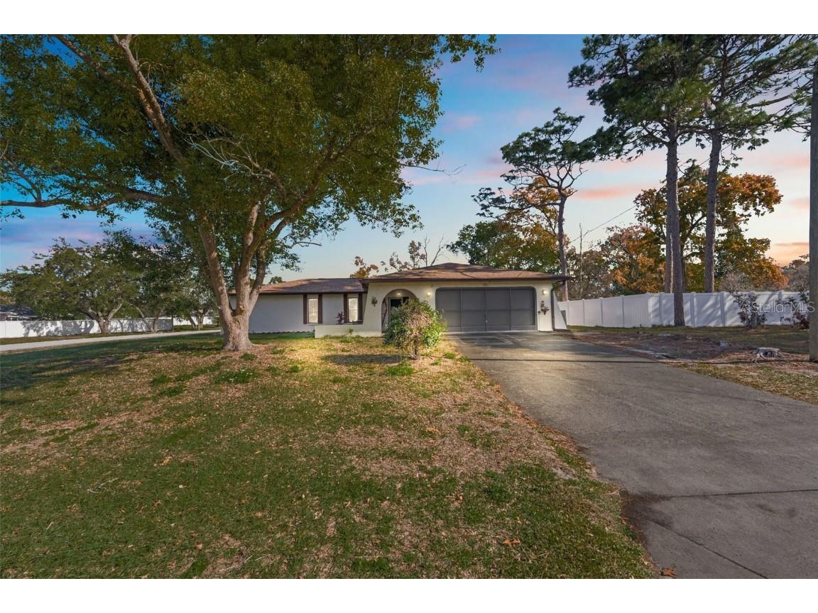 8439 Bay Drive Spring Hill FL 34606 W7860631 image1