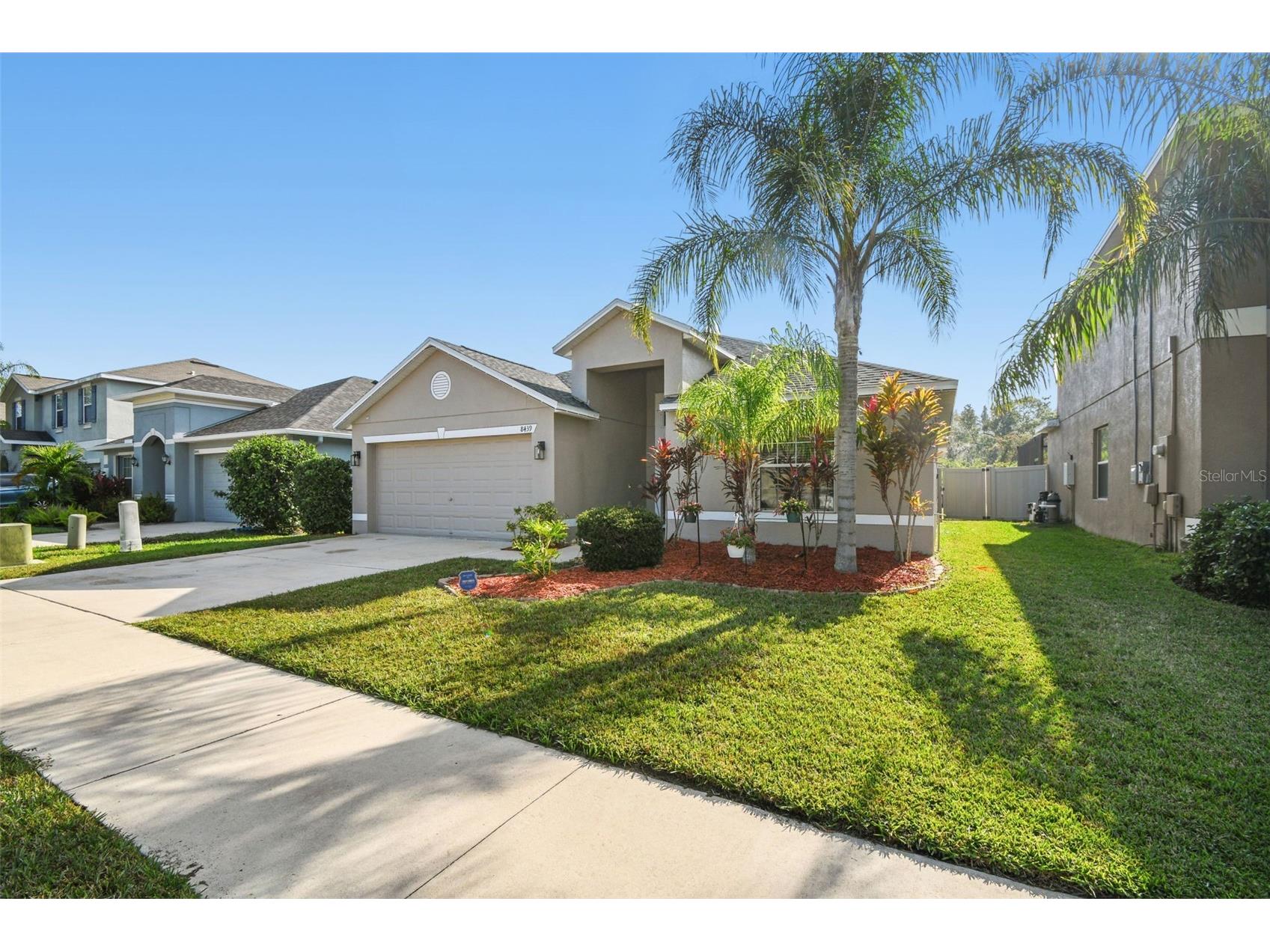 8439 Hunters Fork Loop Ruskin FL 33573 TB8452163 image1