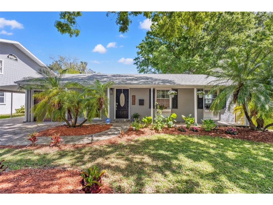 8439 Riverside Drive NE Saint Petersburg FL 33702 U8195466 image1