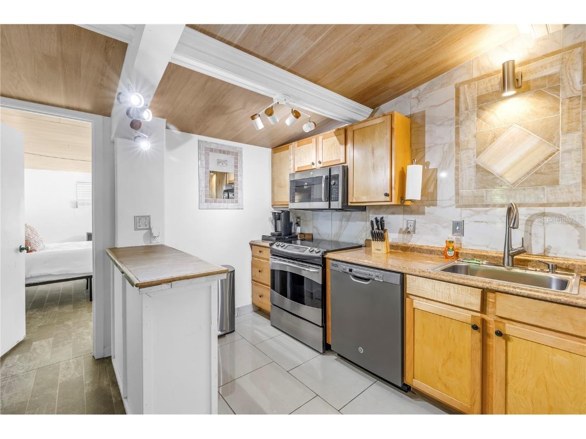 844 Brookwood Drive S Saint Petersburg FL 33707 TB8447026 image10