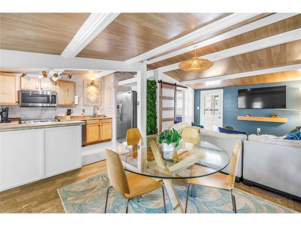 844 Brookwood Drive S Saint Petersburg FL 33707 TB8447026 image2