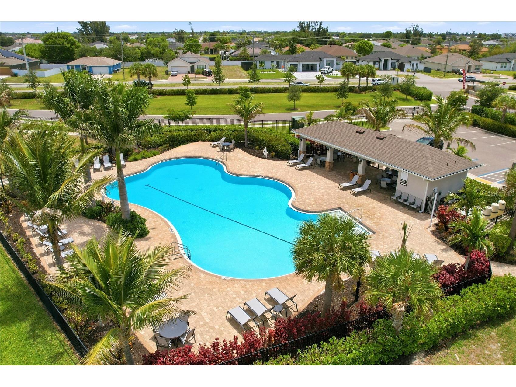 844 Heather Lake Avenue Cape Coral FL 33993 OM724077 image30