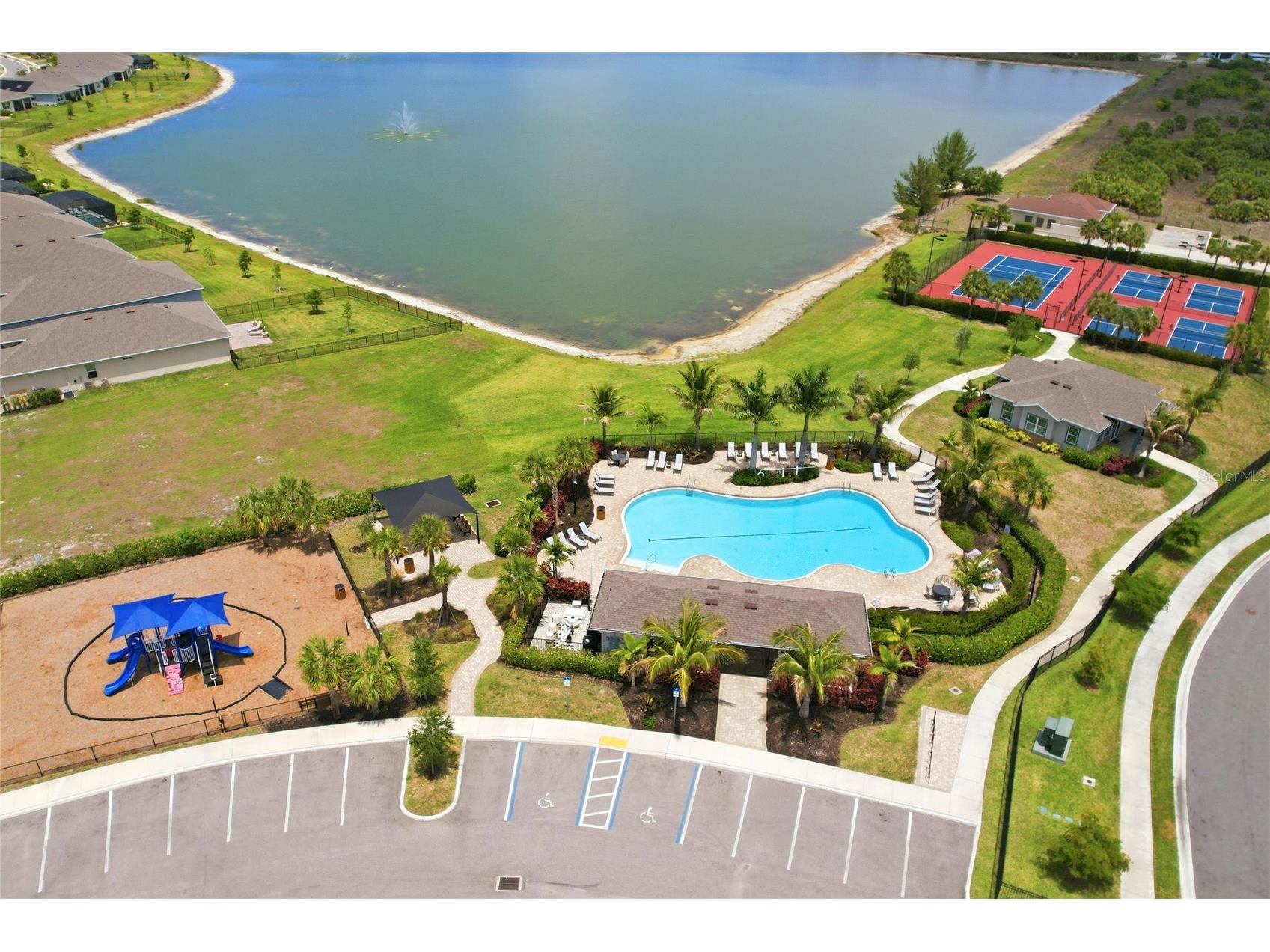 844 Heather Lake Avenue Cape Coral FL 33993 OM724077 image32