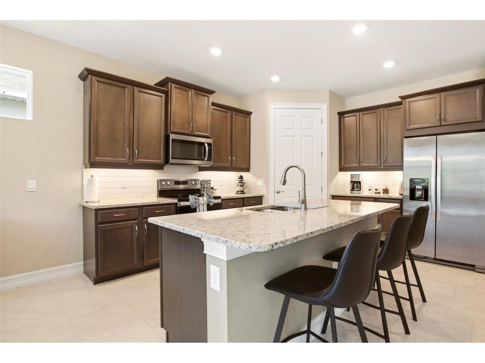 844 Heather Lake Avenue Cape Coral FL 33993 OM724077 image4