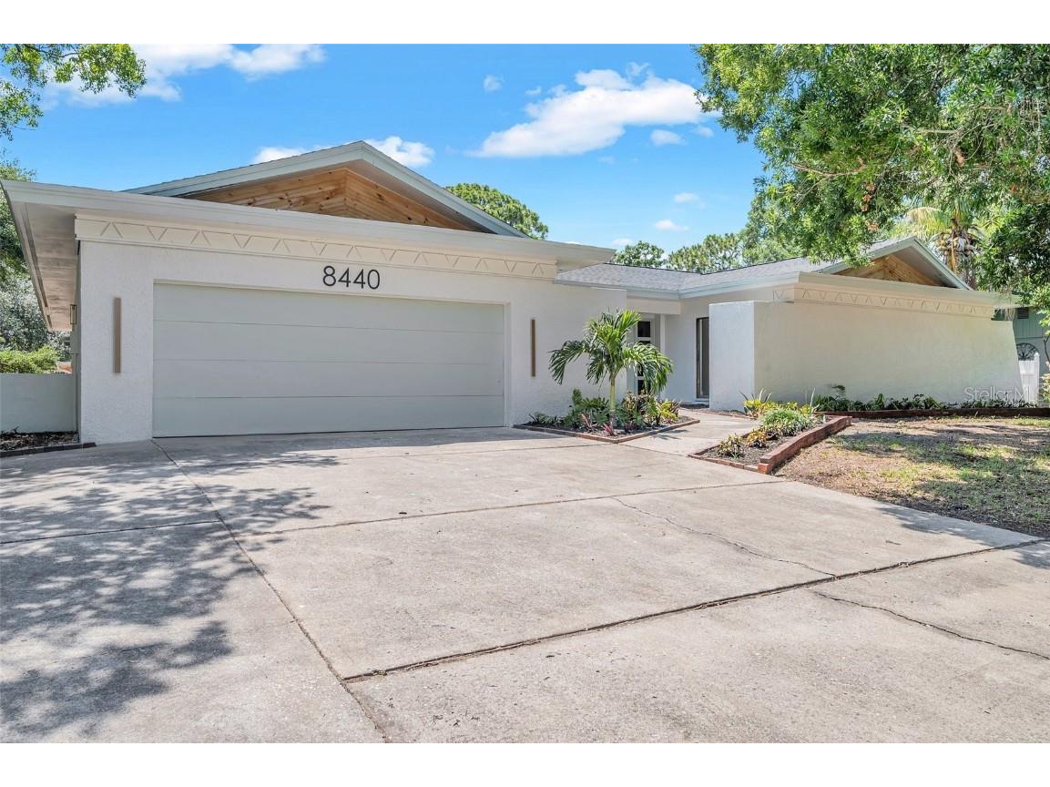 8440 Orient Way NE Saint Petersburg FL 33702 U8245303 image1