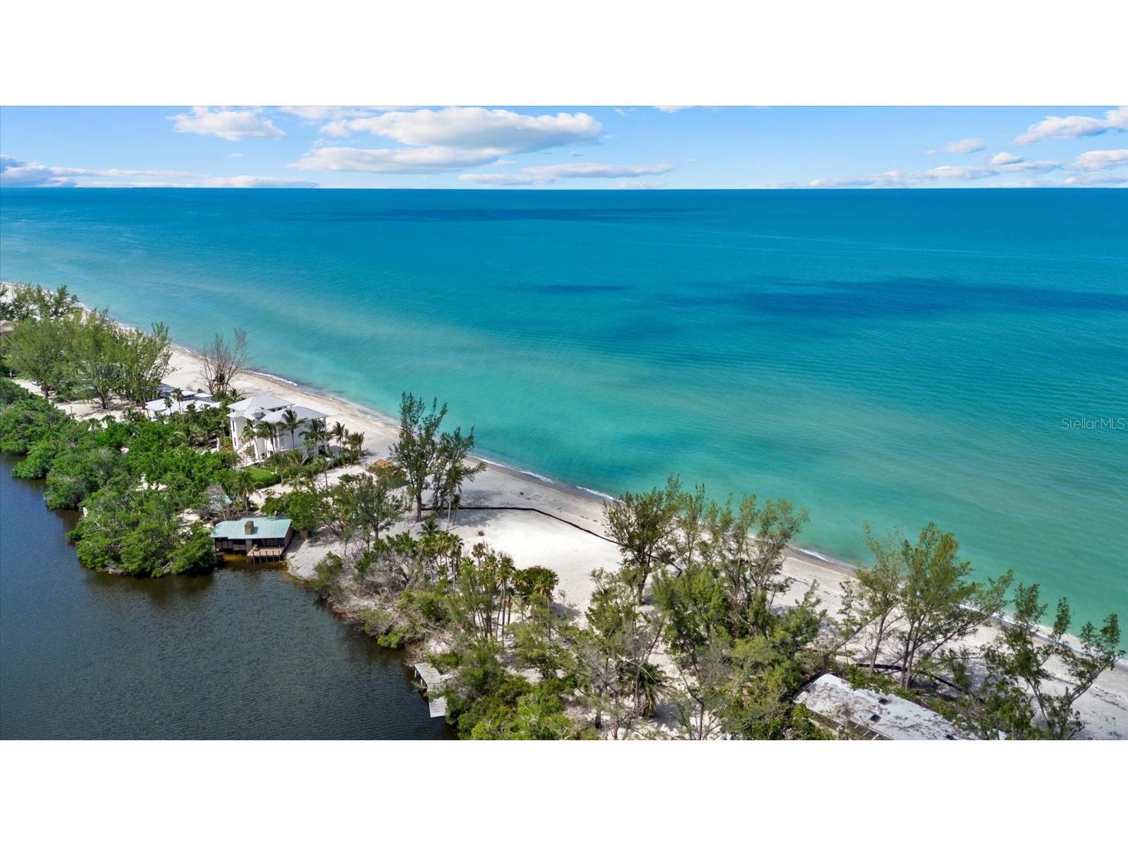 8440 Sanderling Road Sarasota FL 34242 - GULF OF MEXICO TO HERON LAGOON A4646191 image1