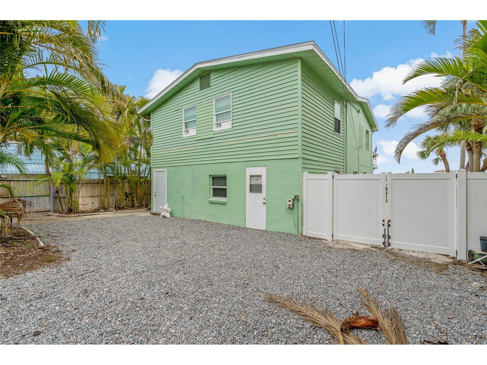 8441 Bayshore Drive Treasure Island FL 33706 TB8494951 image3