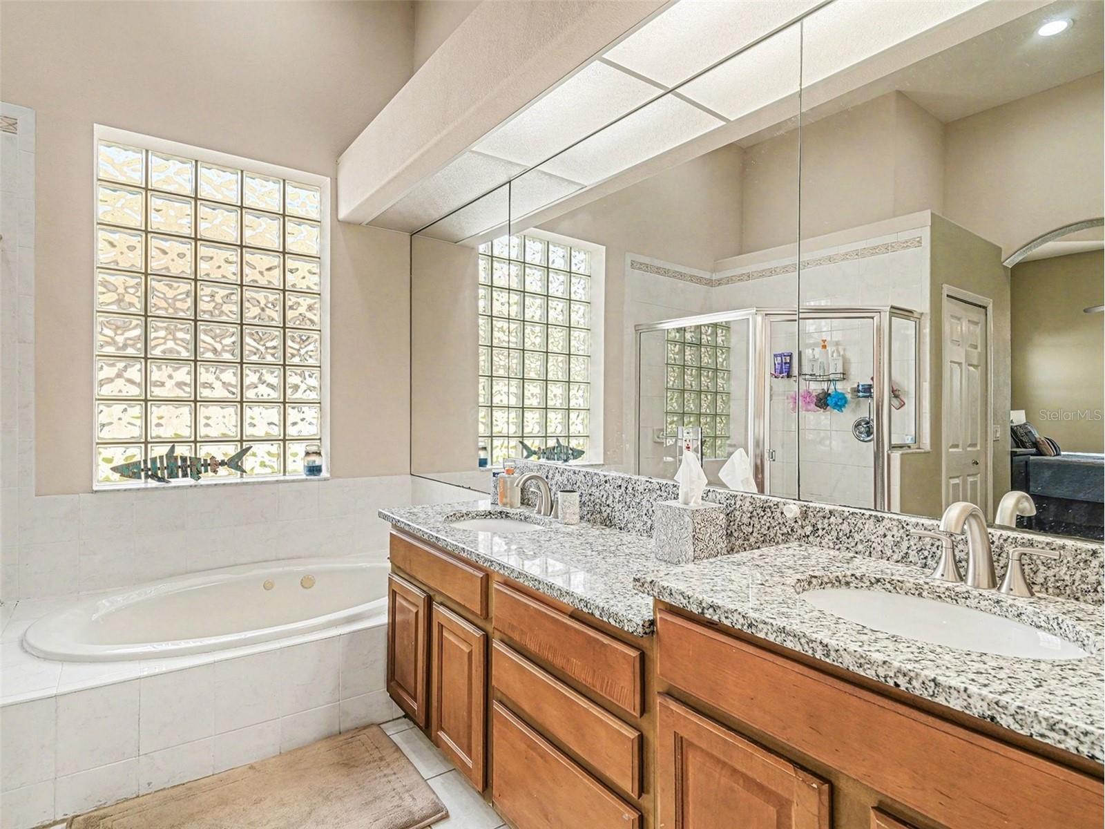 8443 Sailing Loop Lakewood Ranch FL 34202 TB8463916 image22