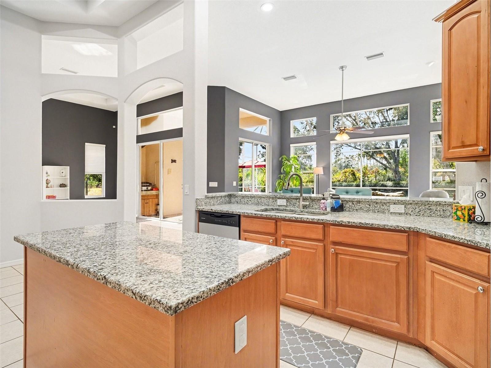 8443 Sailing Loop Lakewood Ranch FL 34202 TB8463916 image4