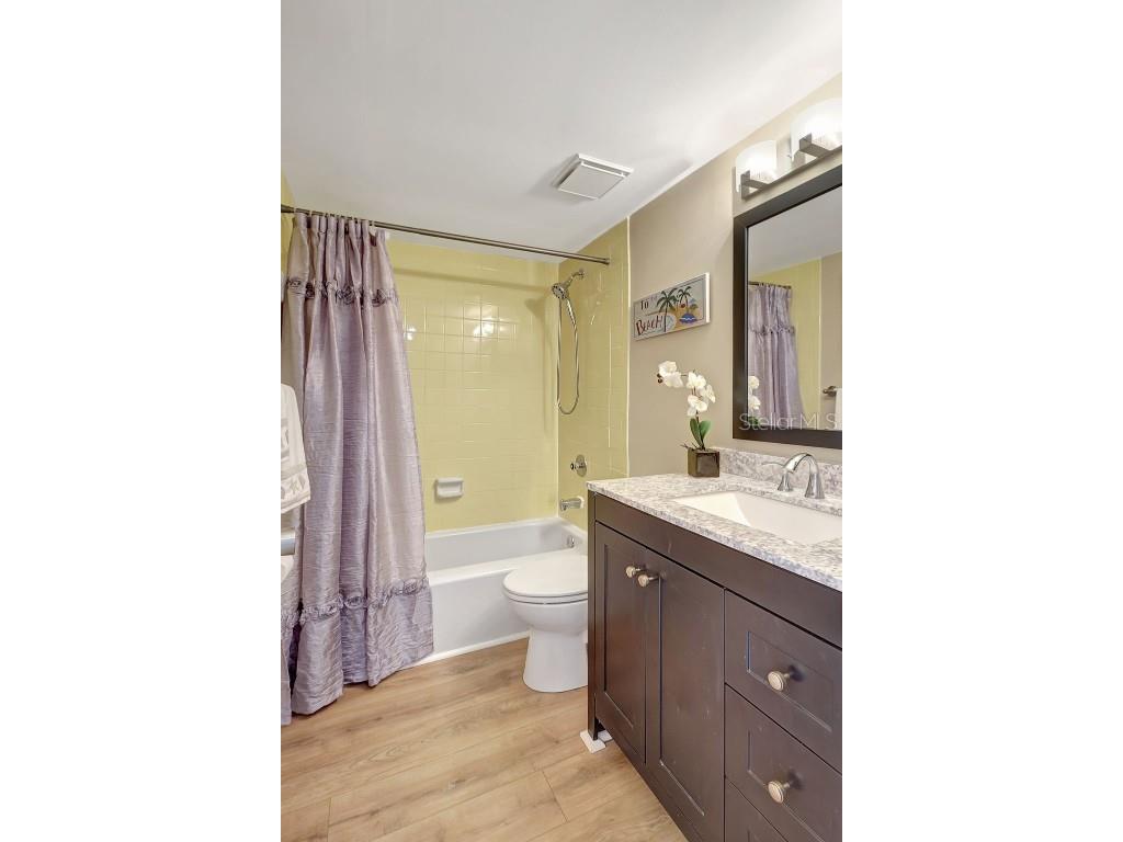 845 Benjamin Franklin Drive #101 Sarasota FL 34236 A4649340 image25